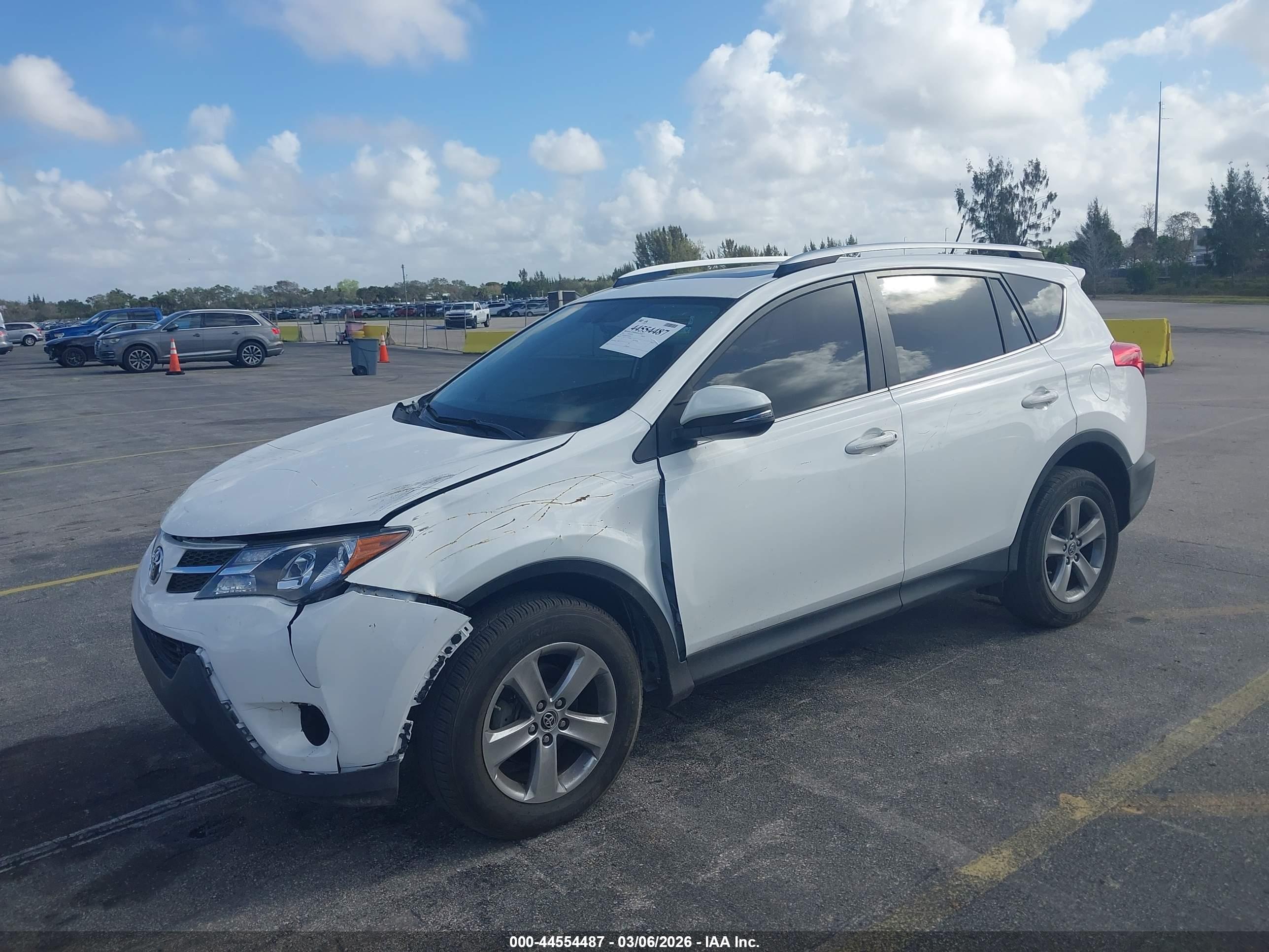 TOYOTA RAV4 image 2