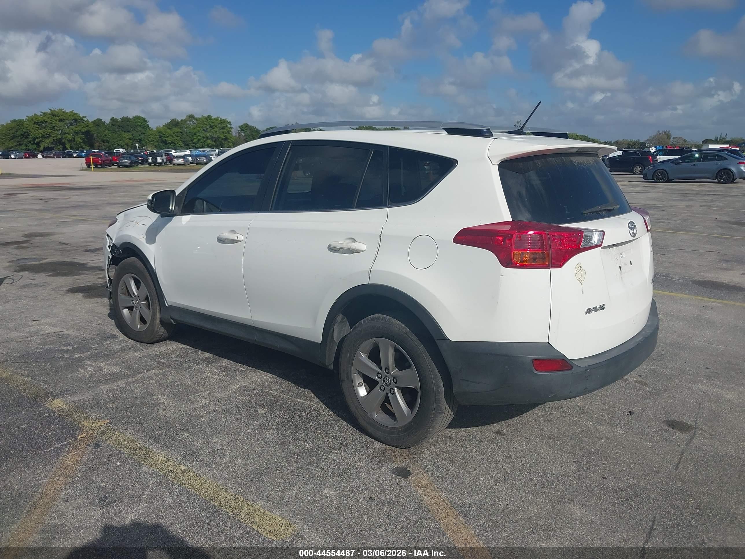 TOYOTA RAV4 image 3