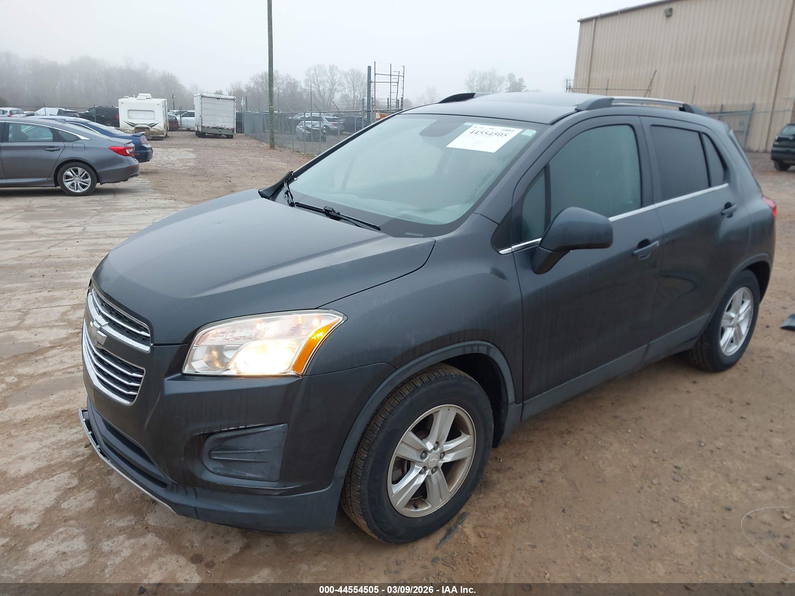 CHEVROLET TRAX image 2