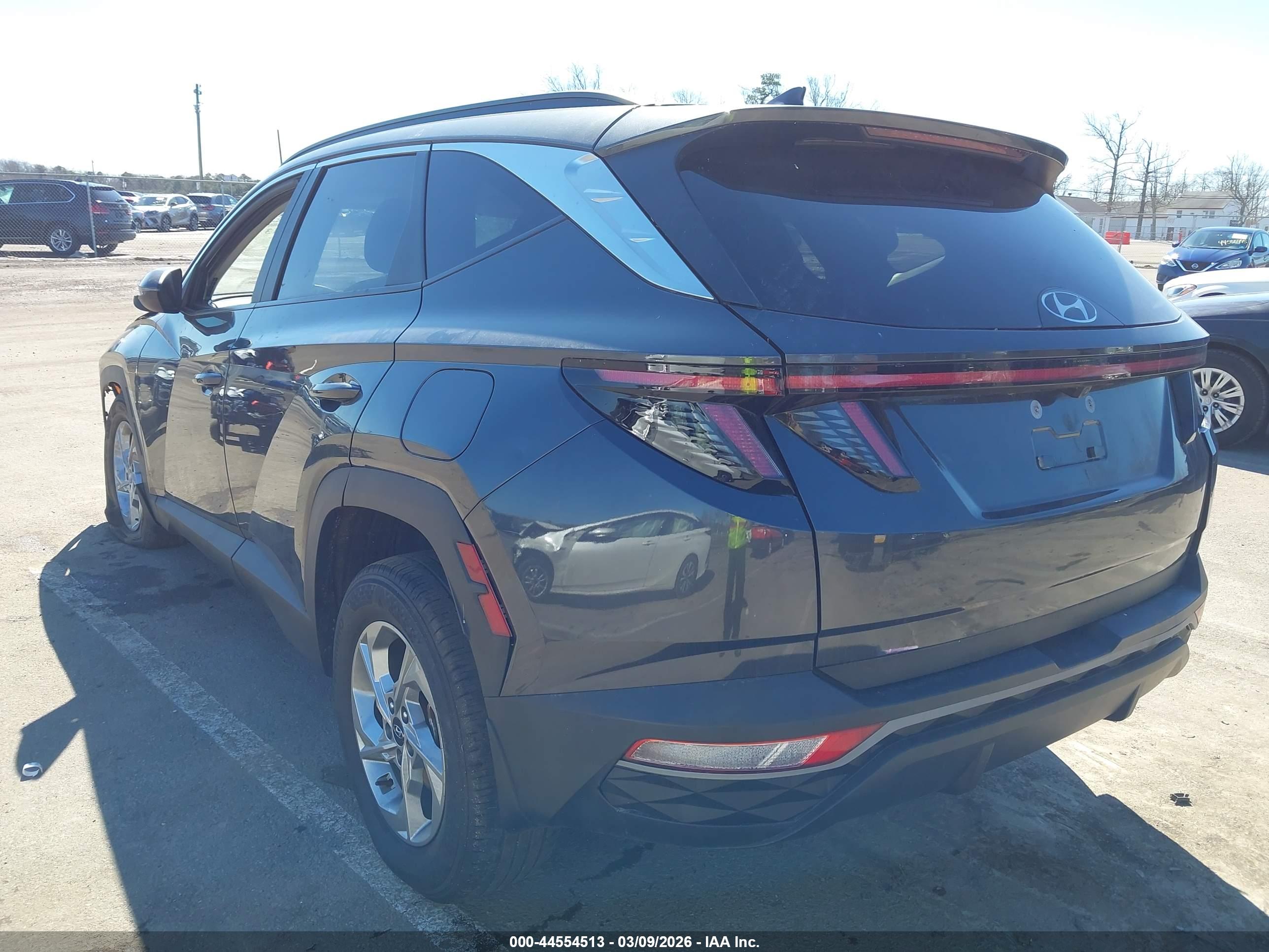 HYUNDAI TUCSON image 3