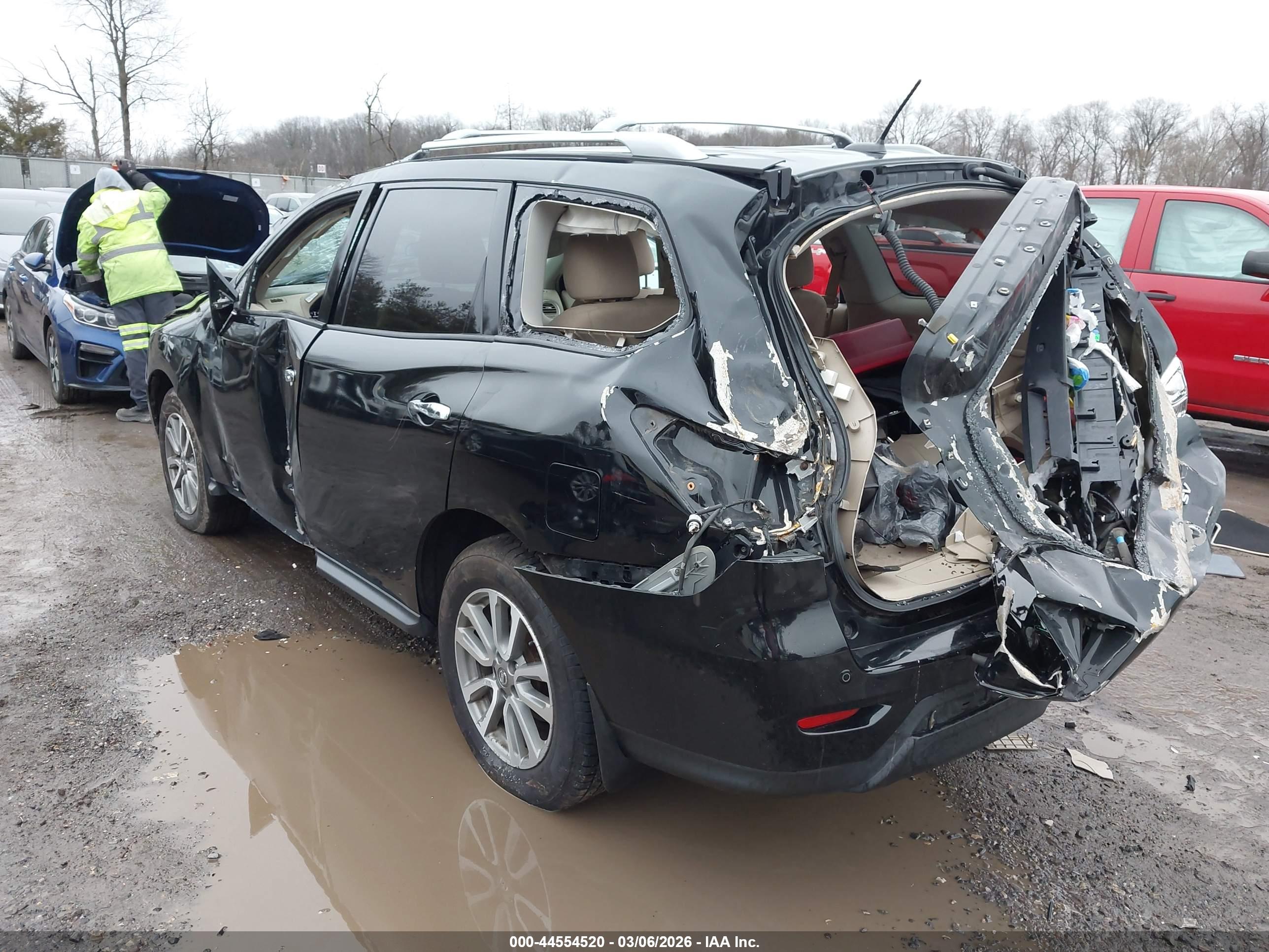 NISSAN PATHFINDER image 3