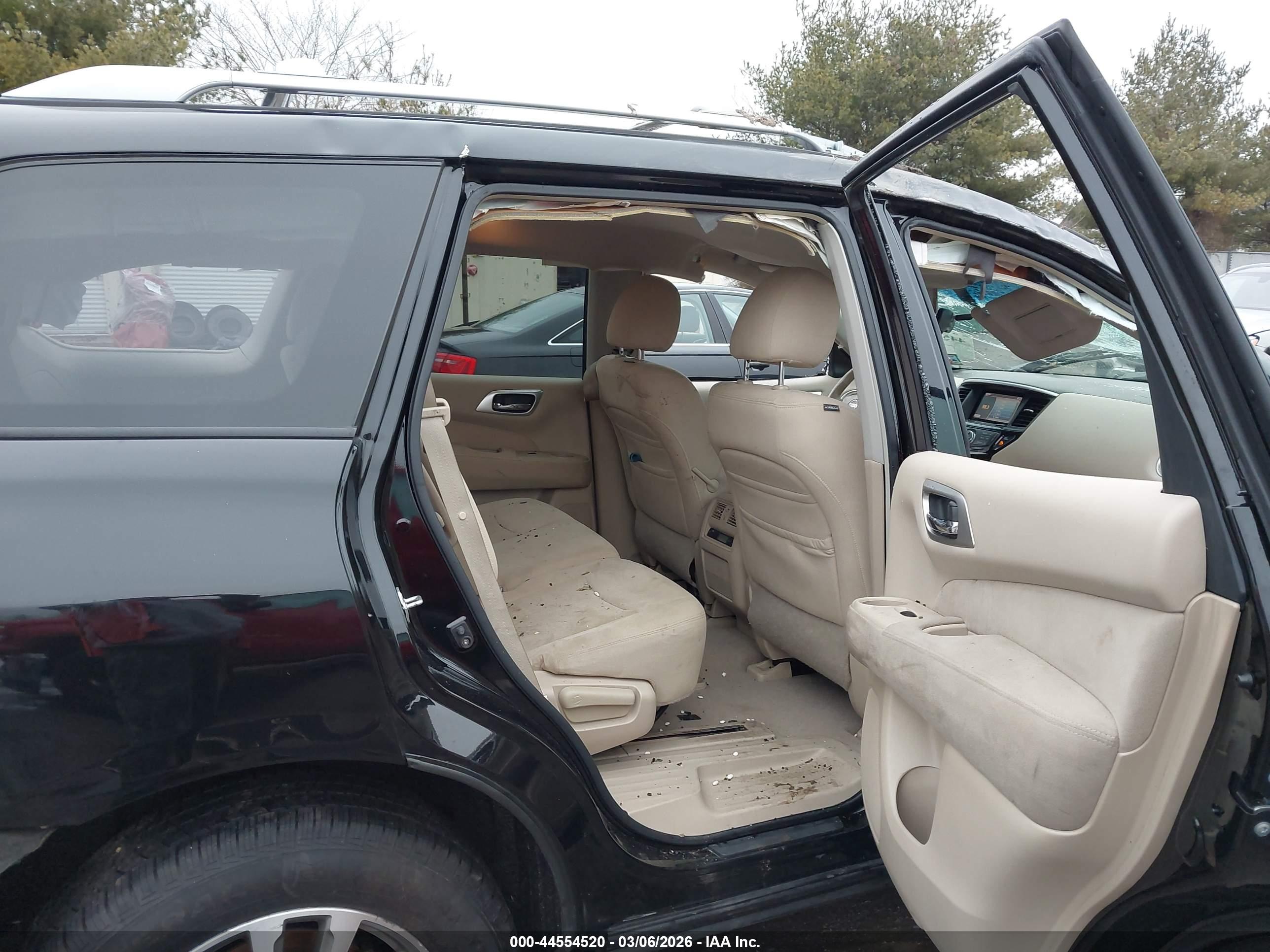 NISSAN PATHFINDER image 8