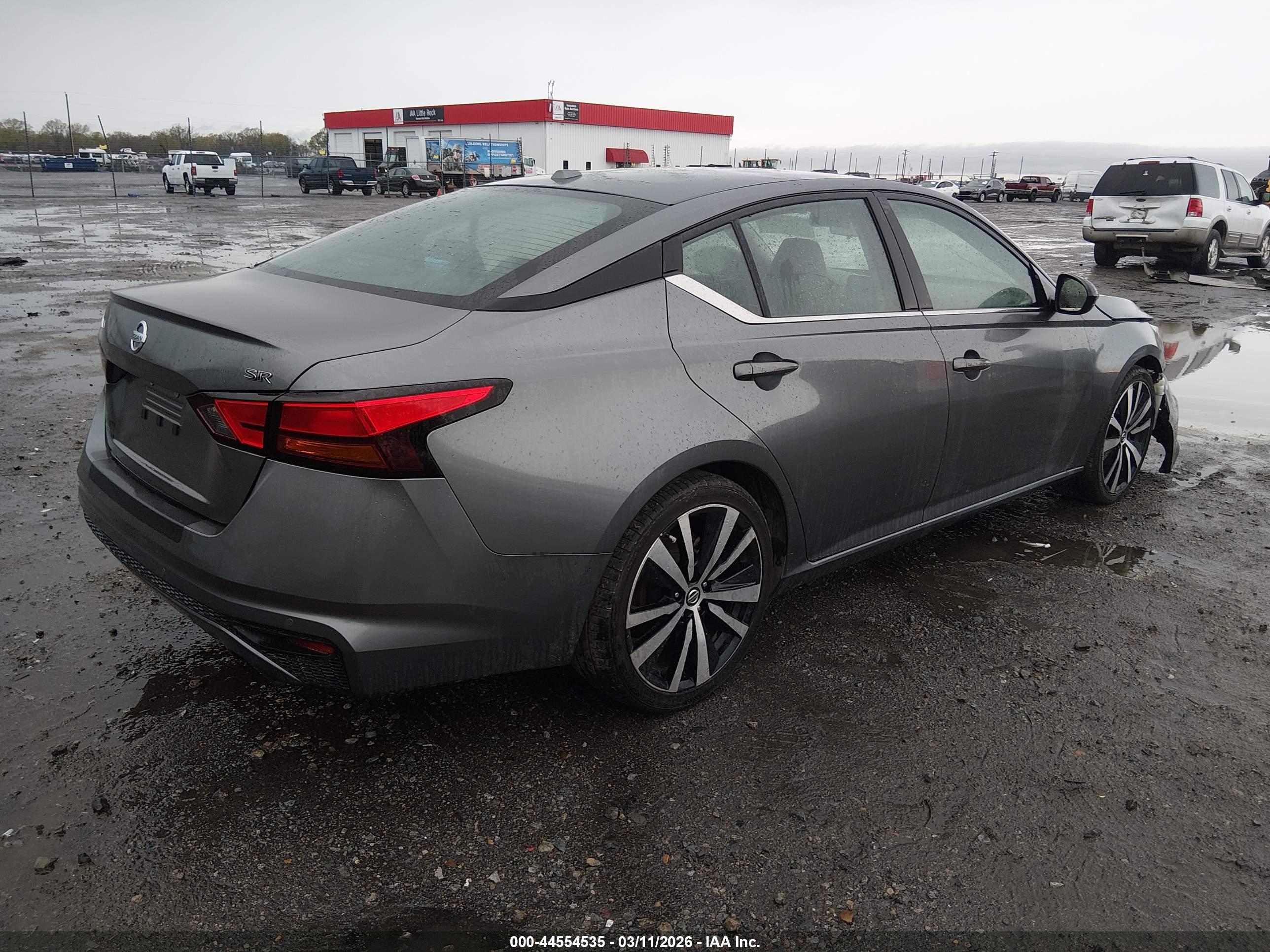 NISSAN ALTIMA image 4