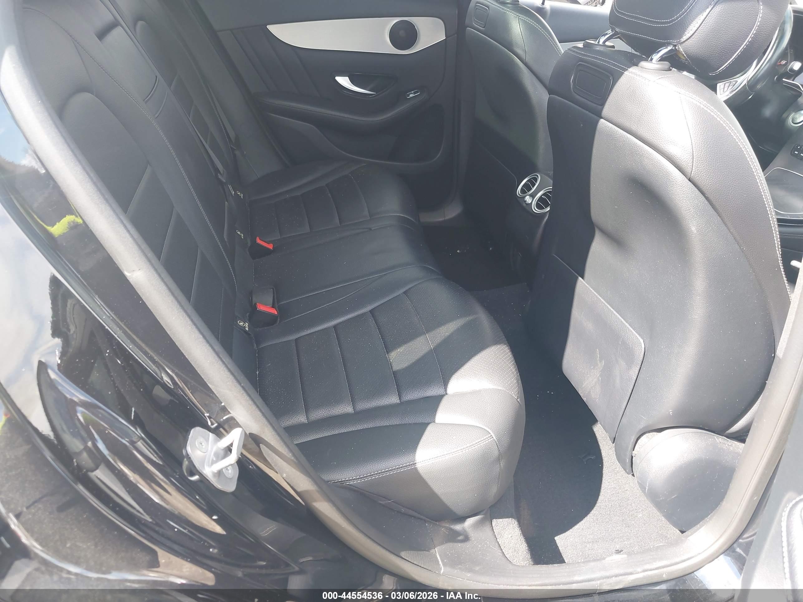 MERCEDES-BENZ GLC image 8