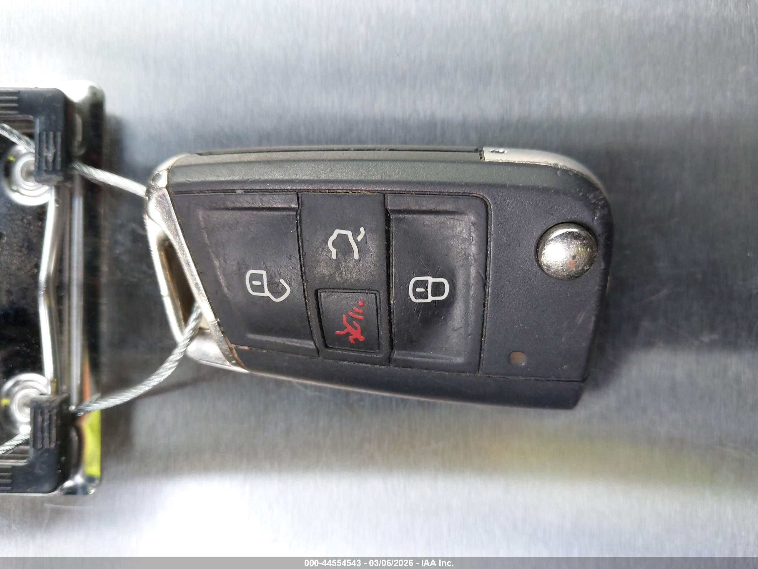 VOLKSWAGEN TIGUAN image 11
