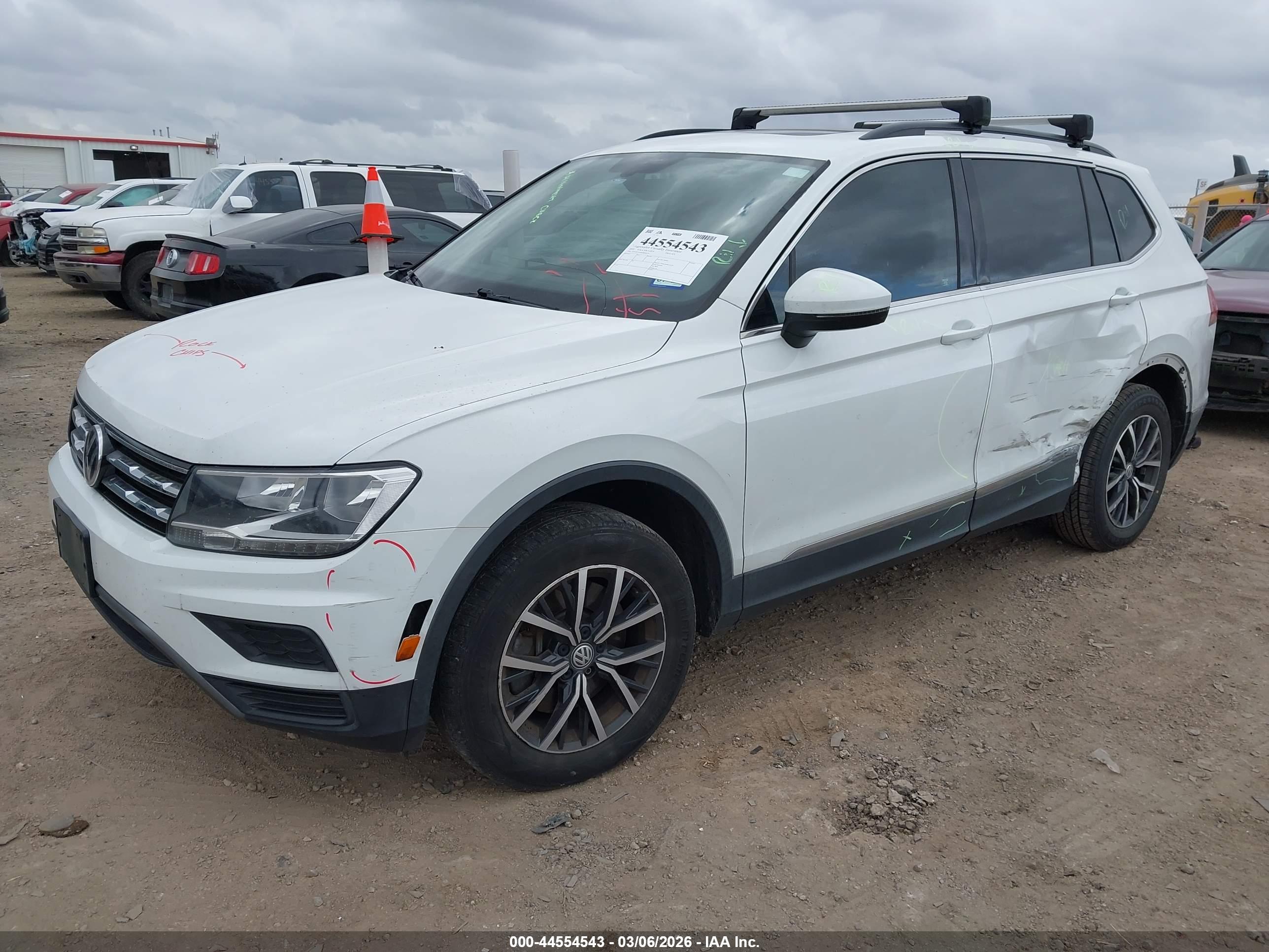 VOLKSWAGEN TIGUAN image 2