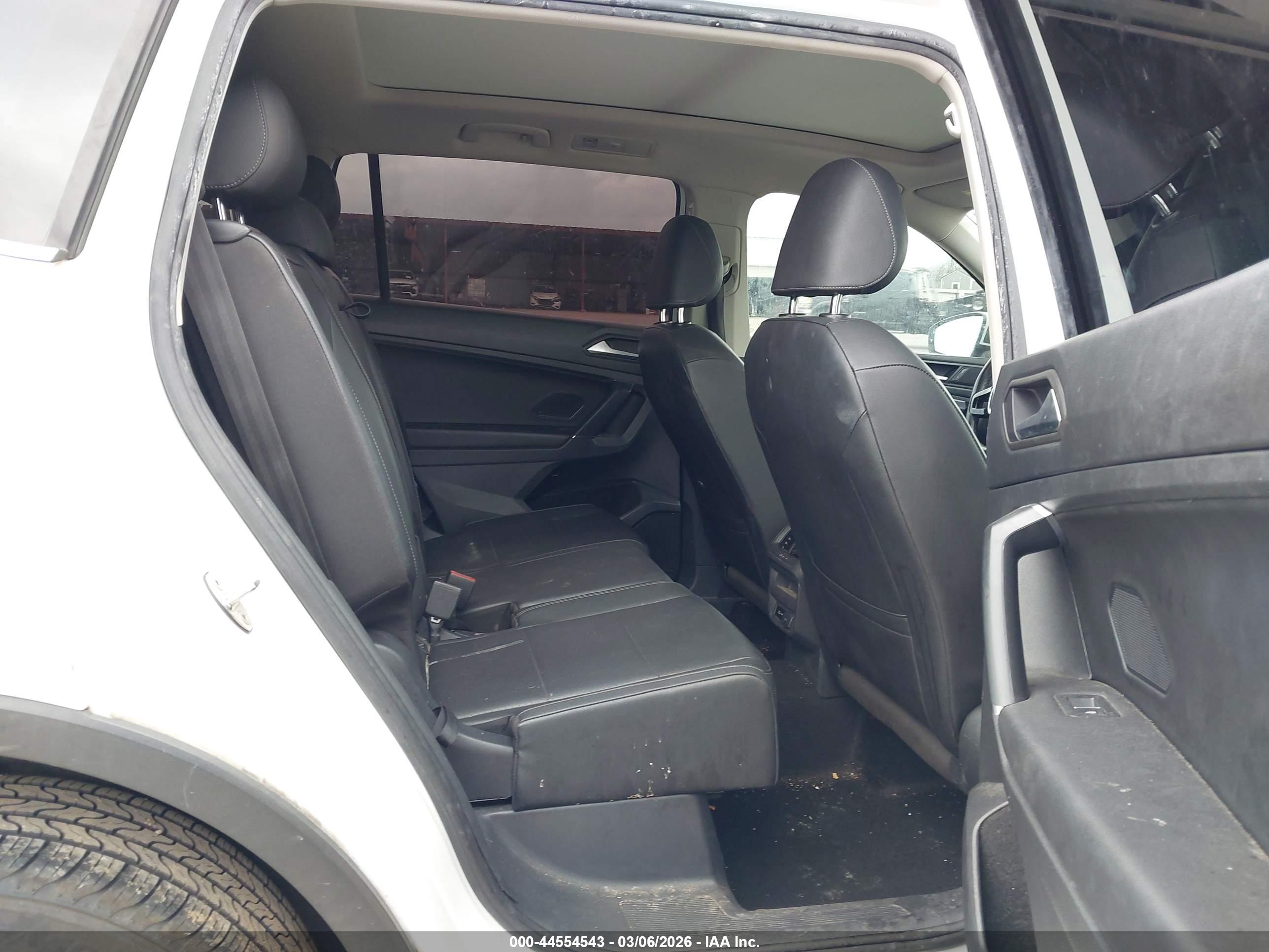 VOLKSWAGEN TIGUAN image 8