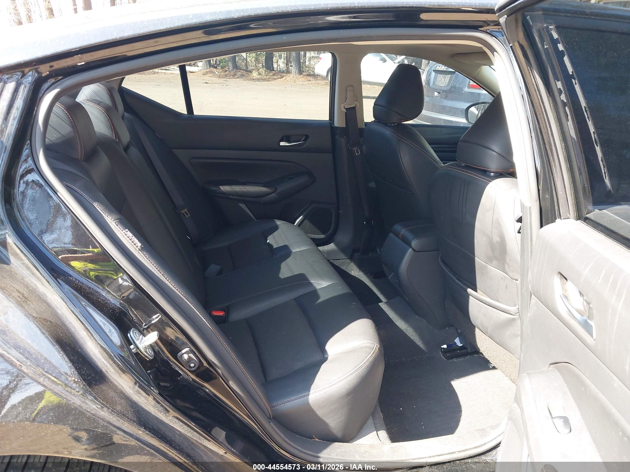 NISSAN ALTIMA image 8