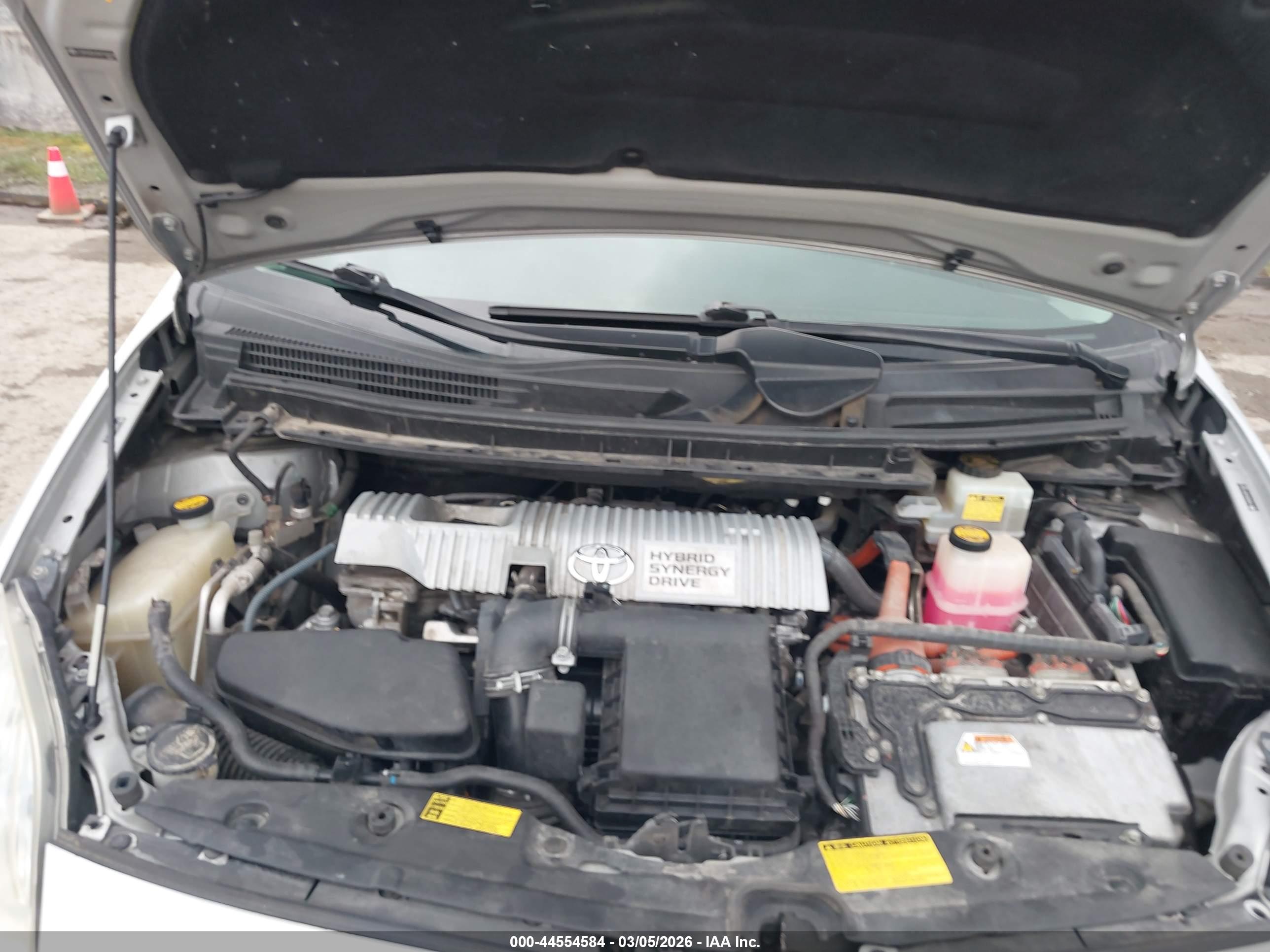 TOYOTA PRIUS image 10