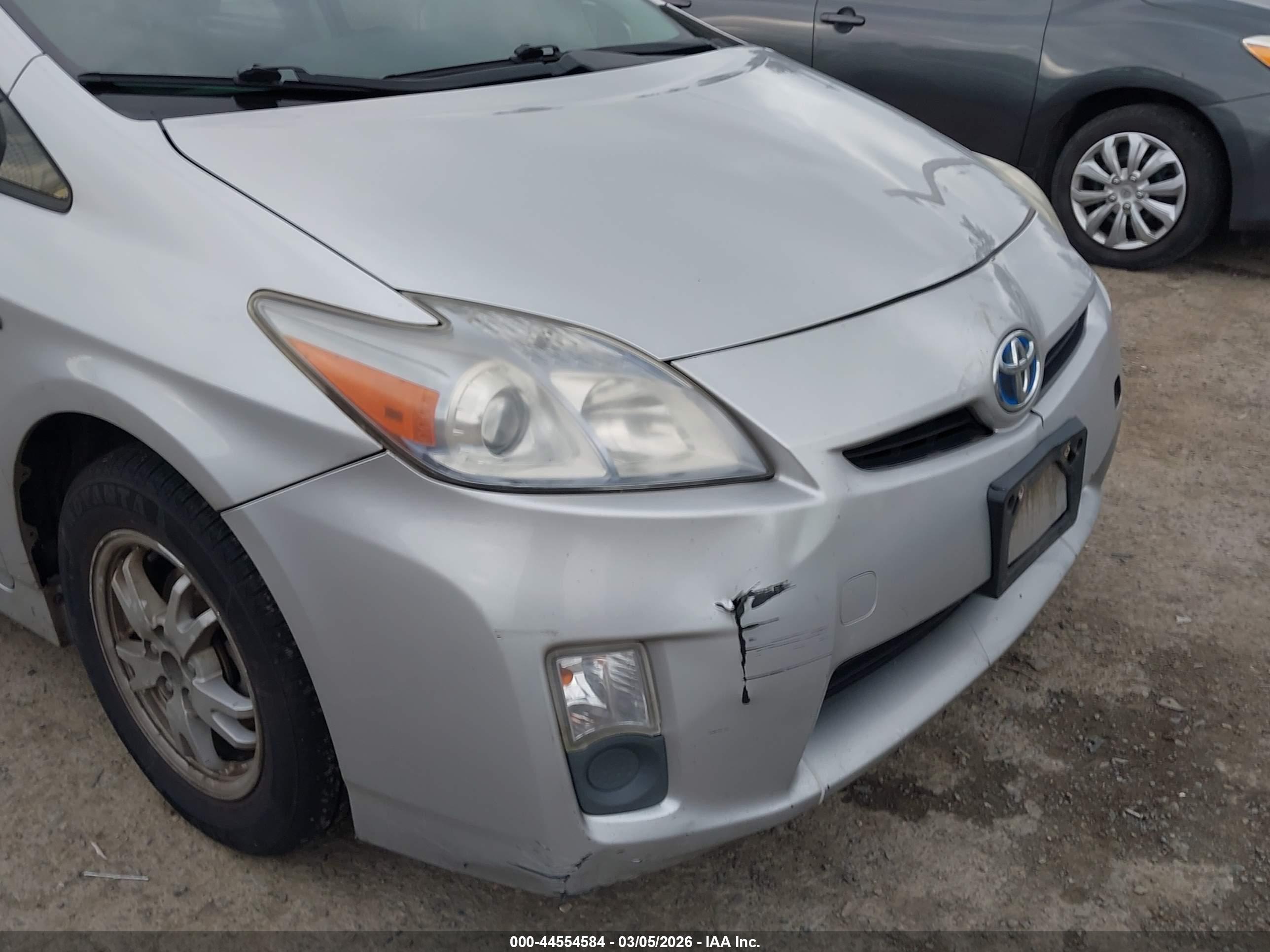 TOYOTA PRIUS image 6