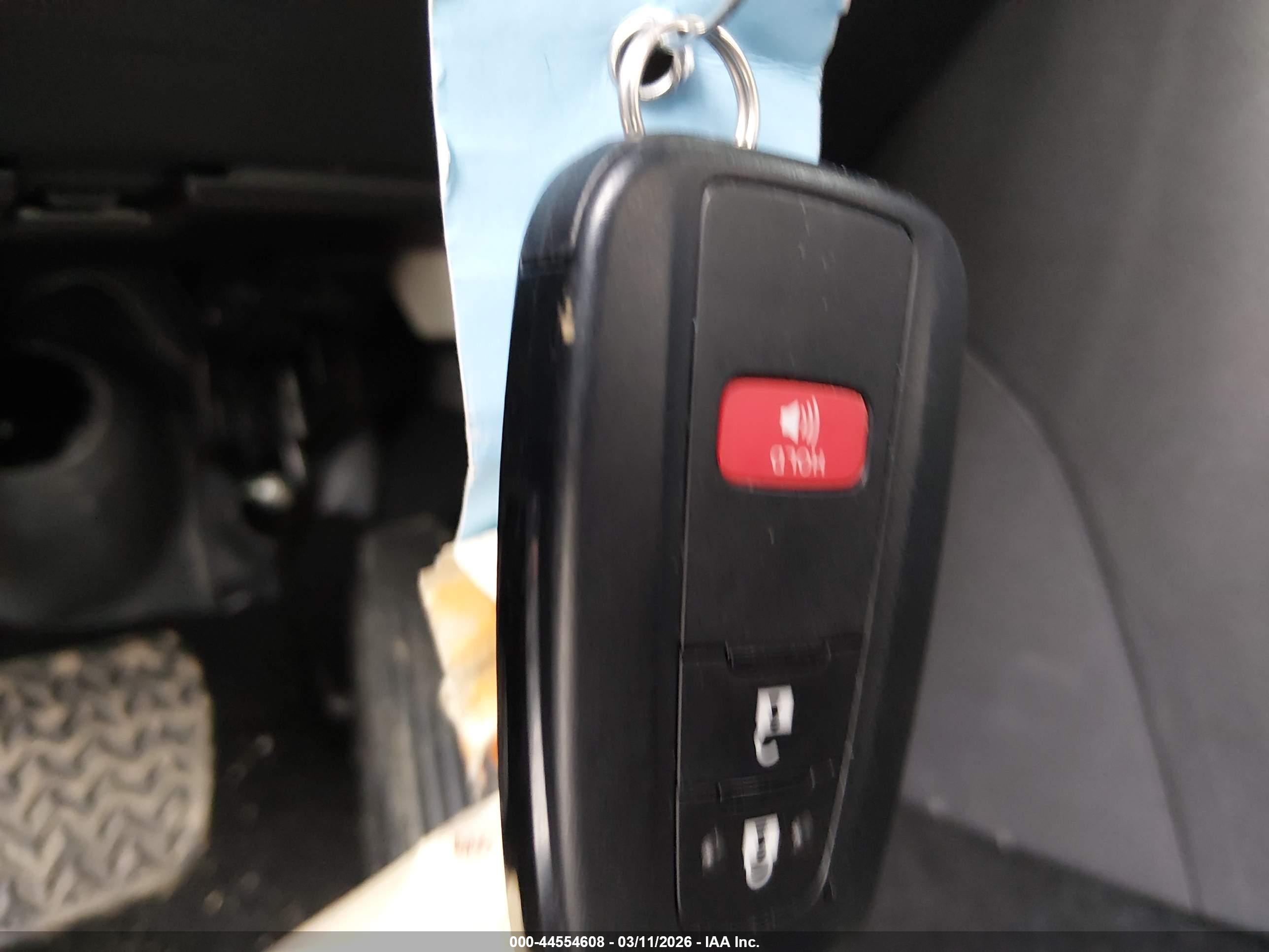 TOYOTA RAV4 image 11