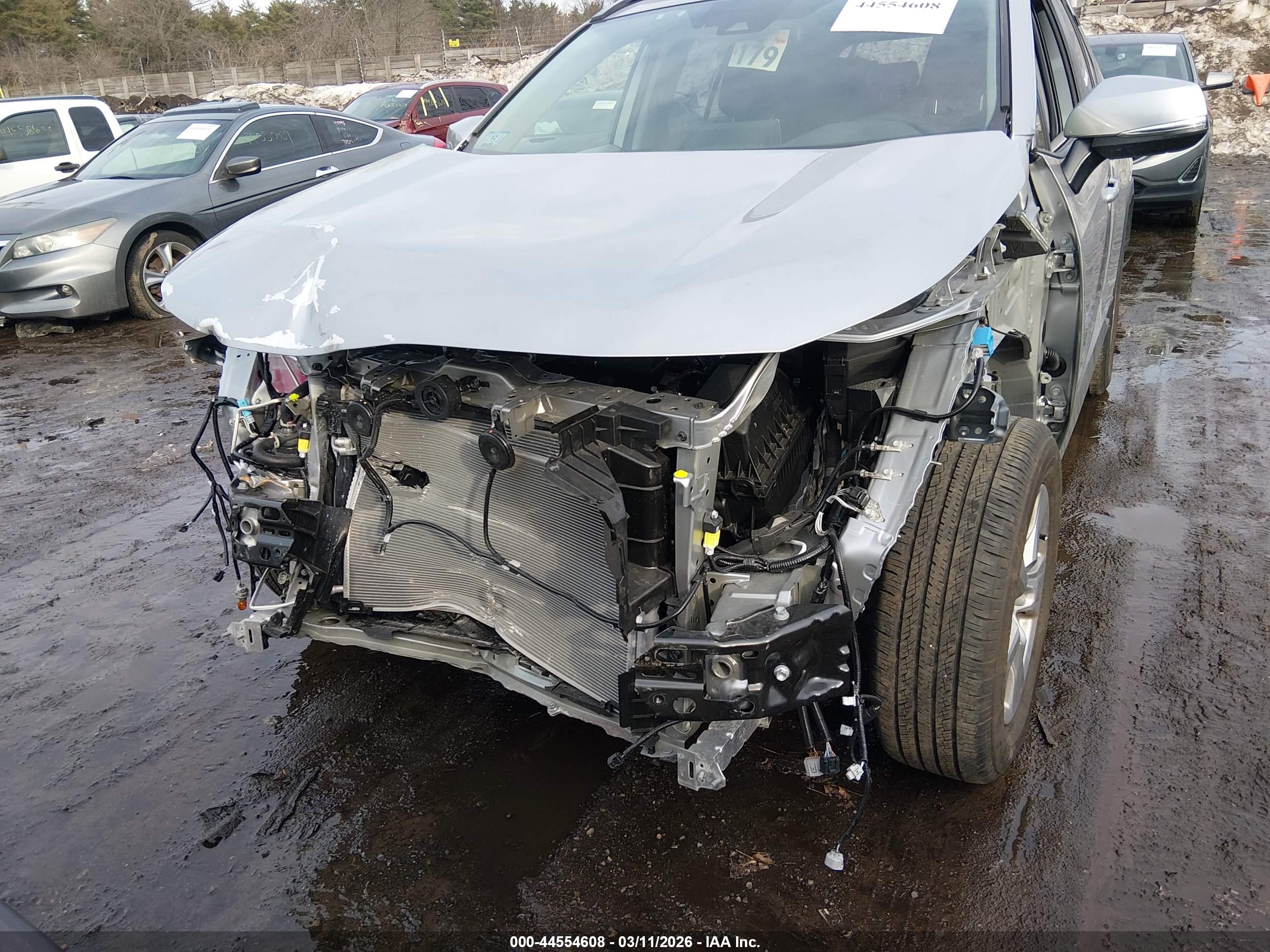 TOYOTA RAV4 image 6