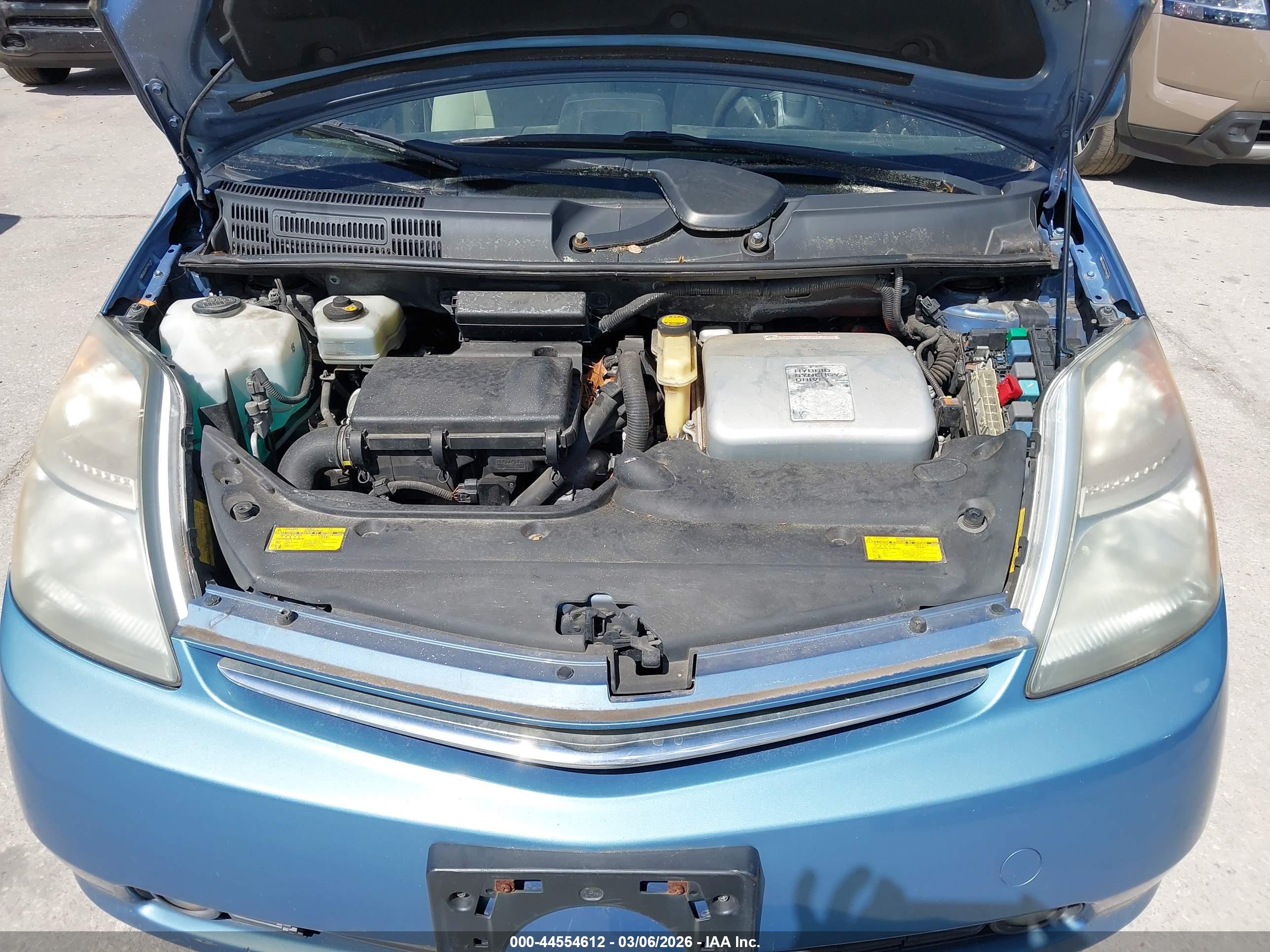 TOYOTA PRIUS image 10