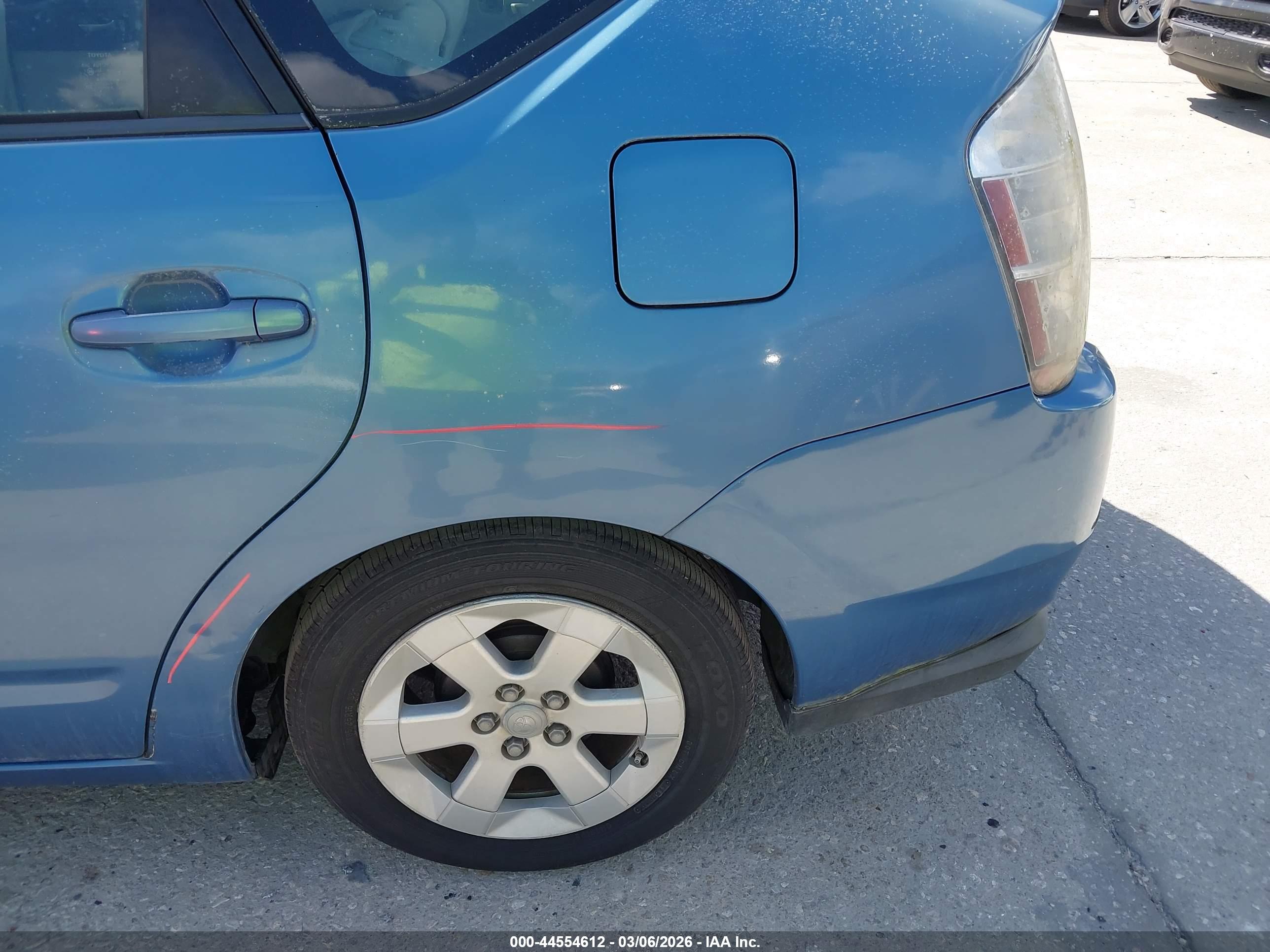 TOYOTA PRIUS image 6