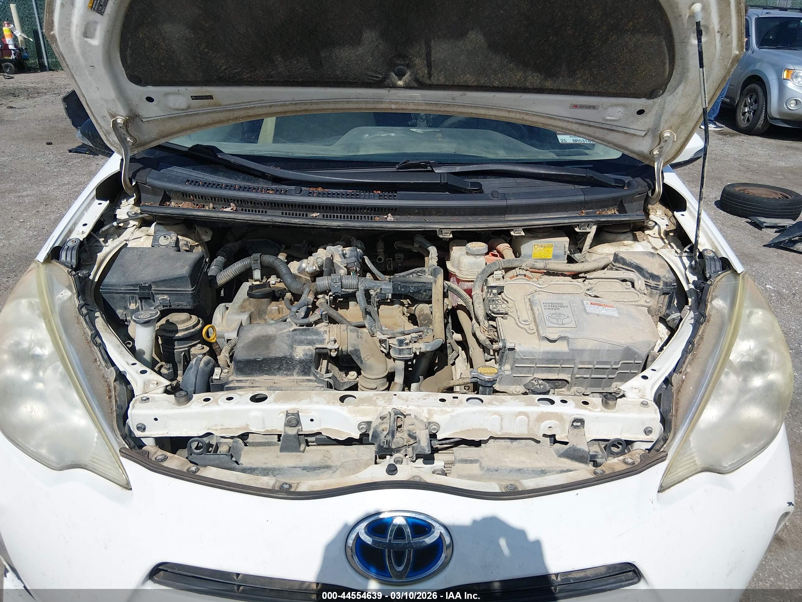 TOYOTA PRIUS image 10
