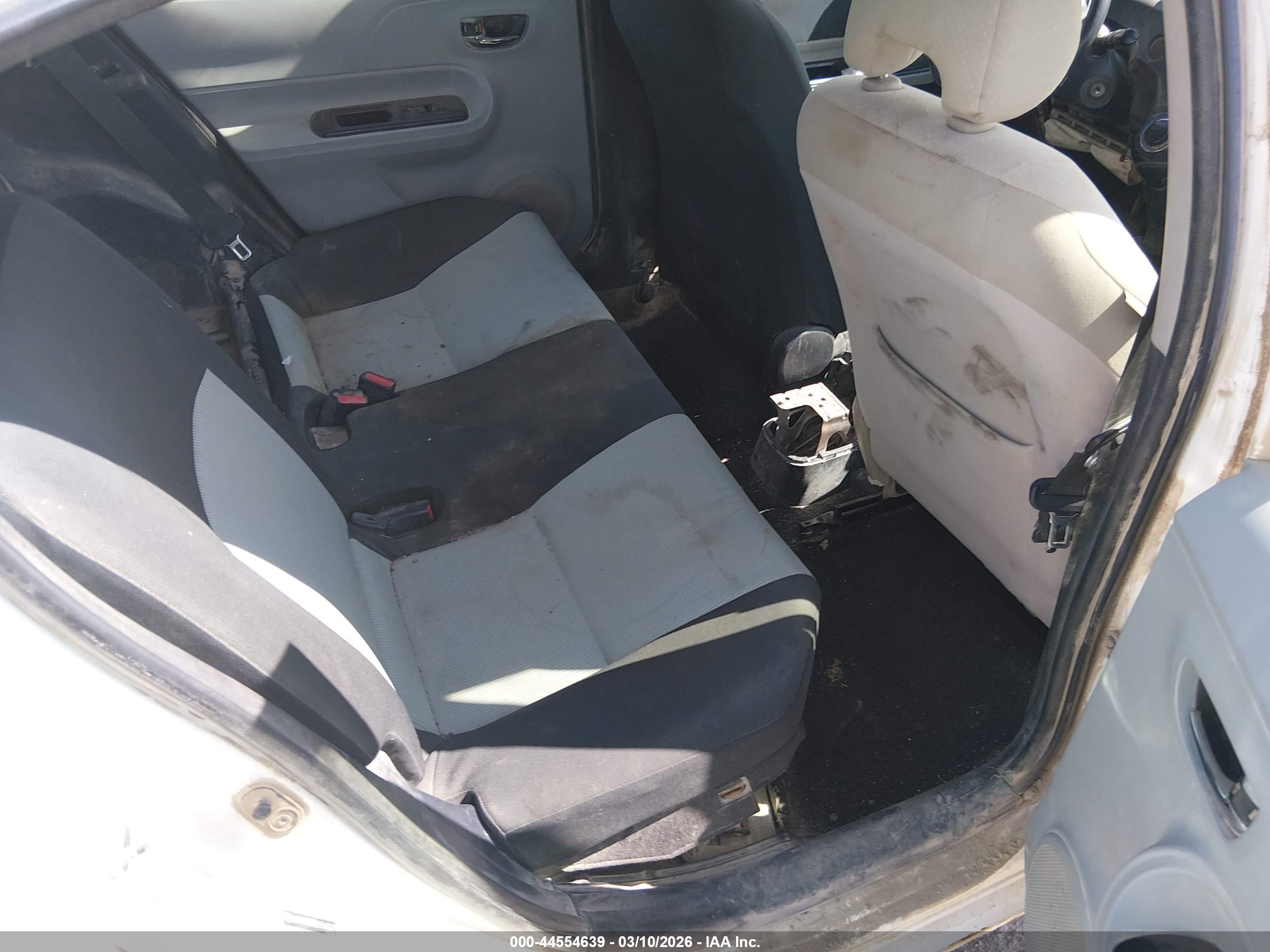 TOYOTA PRIUS image 8