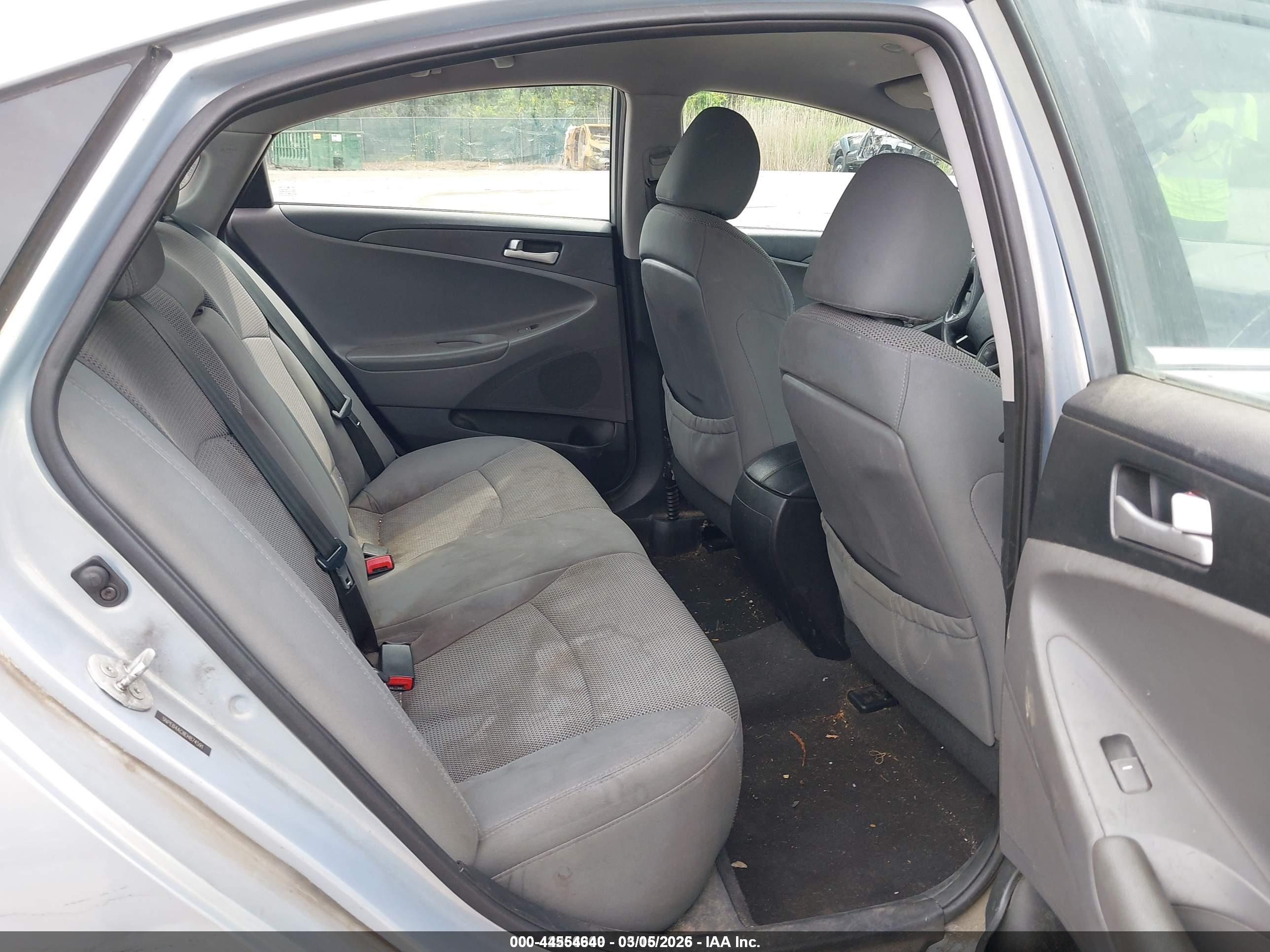 HYUNDAI SONATA image 8