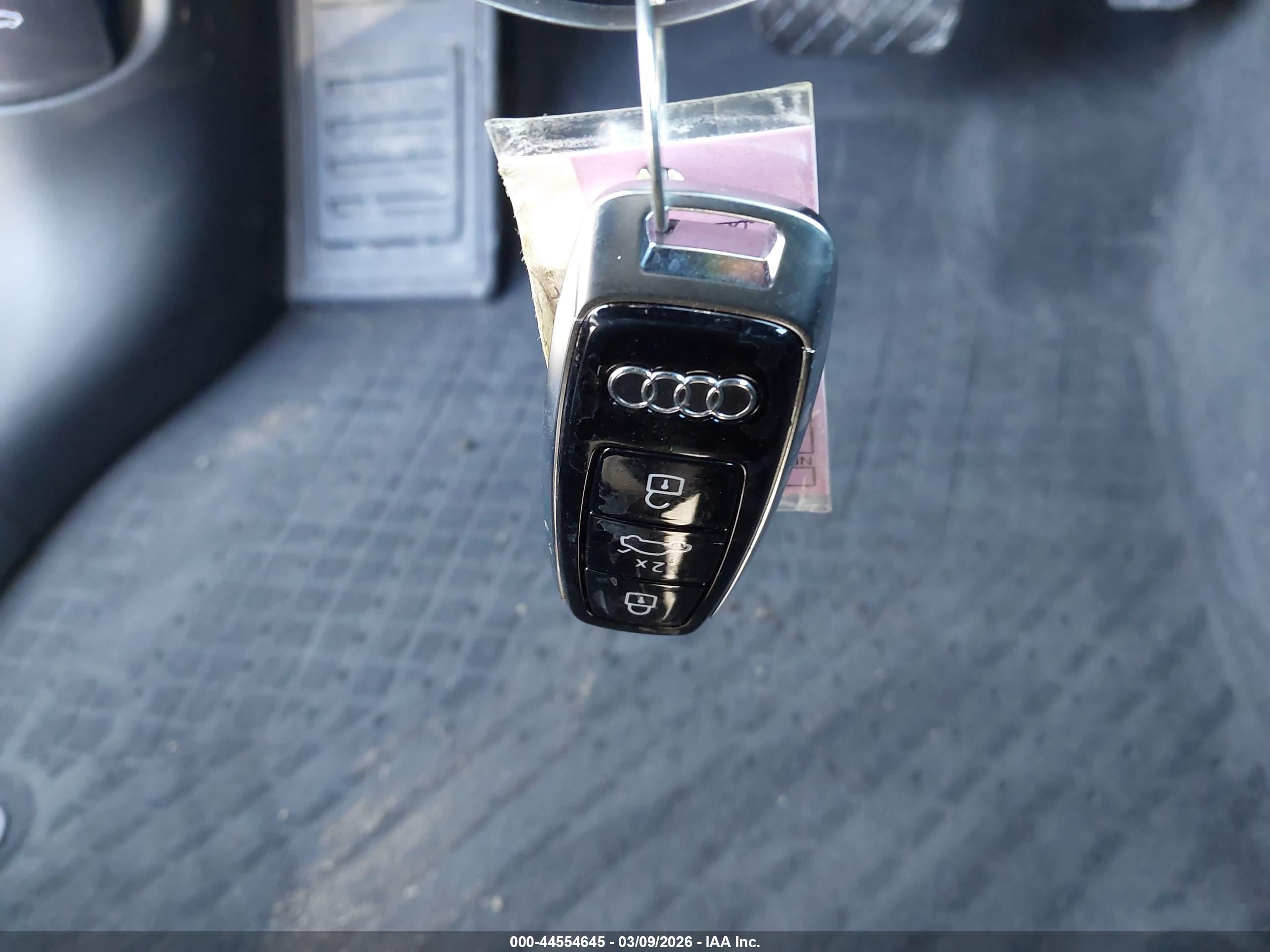 AUDI Q8 image 11