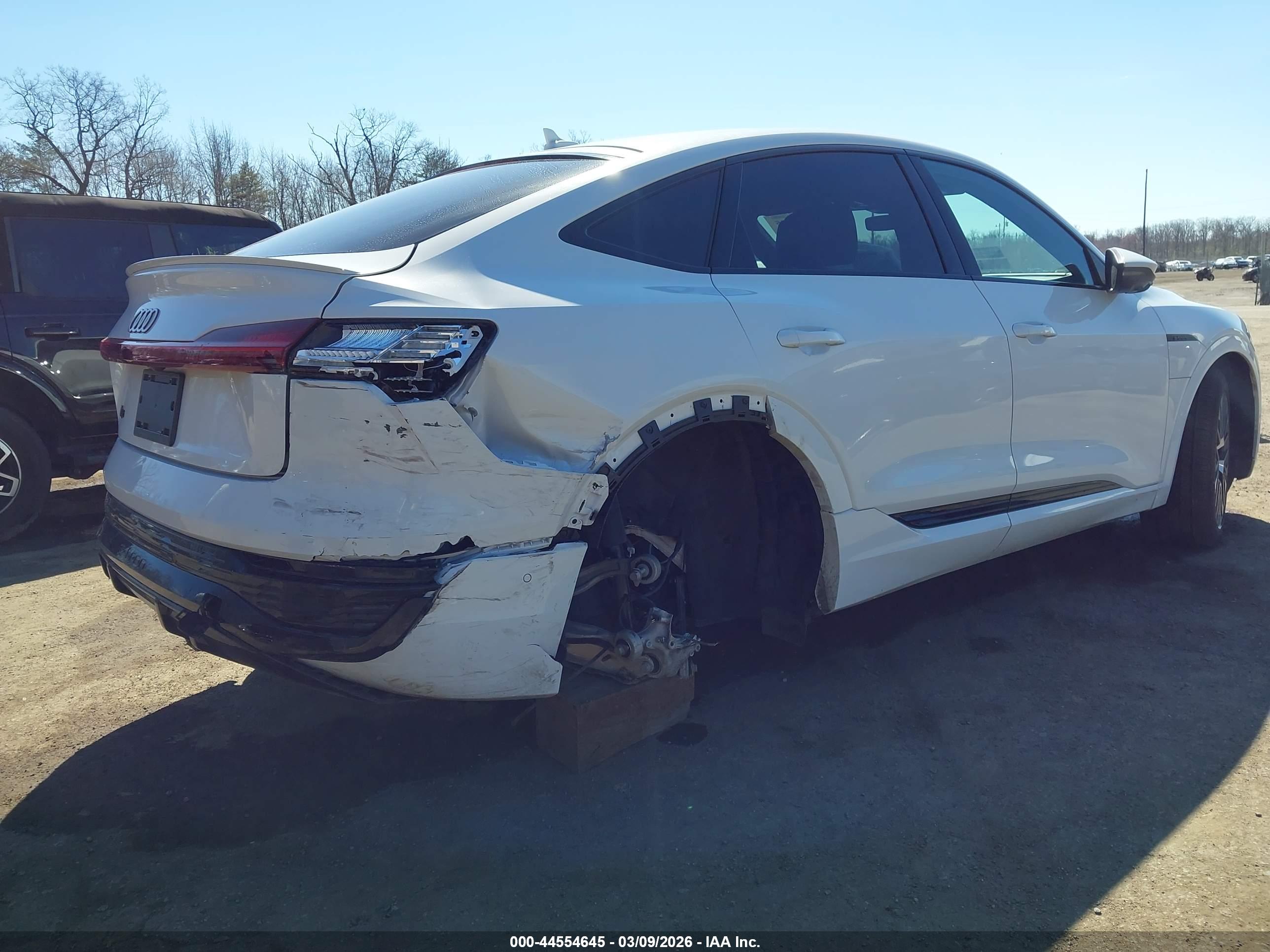 AUDI Q8 image 6