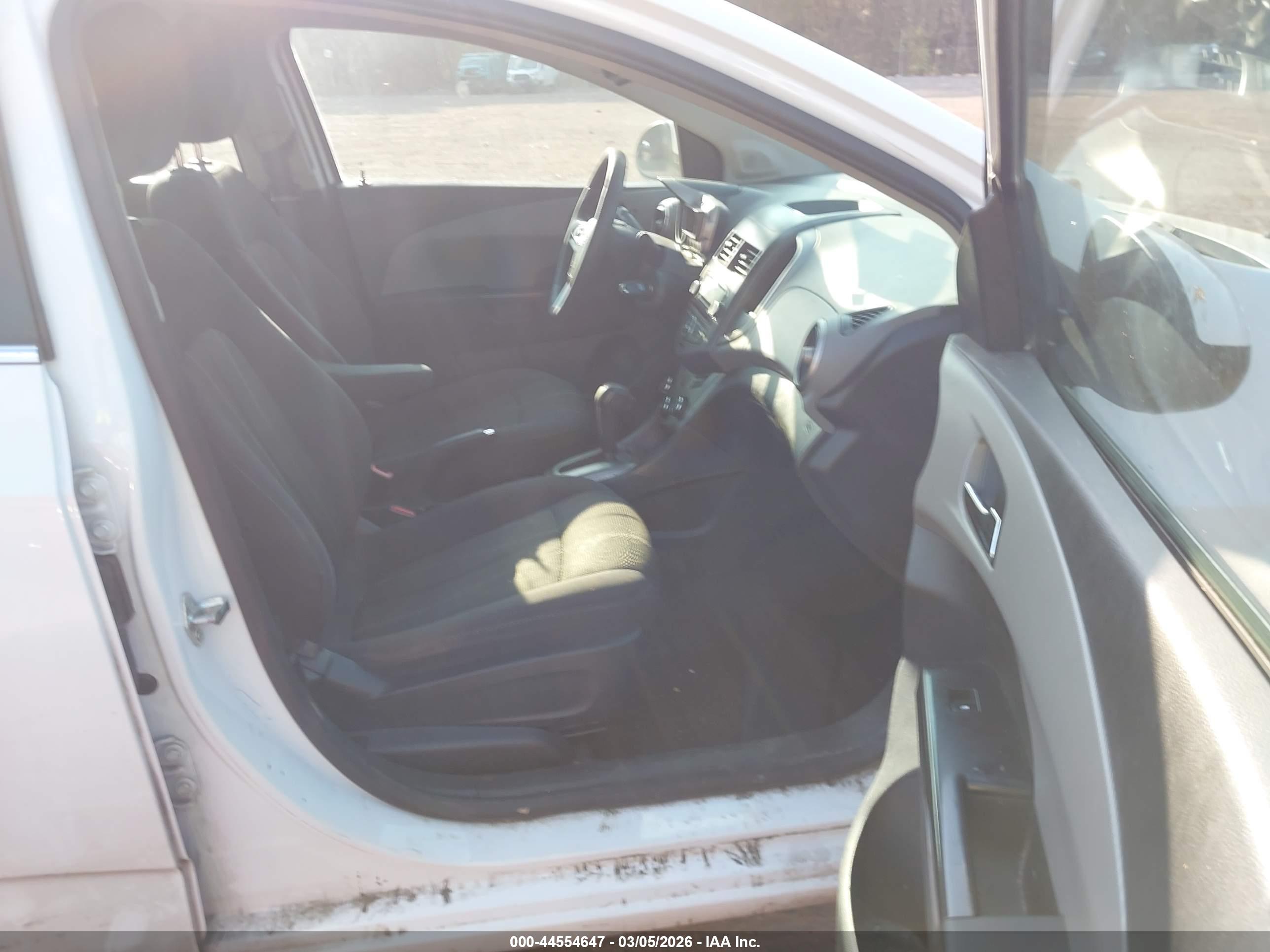 CHEVROLET SONIC image 5