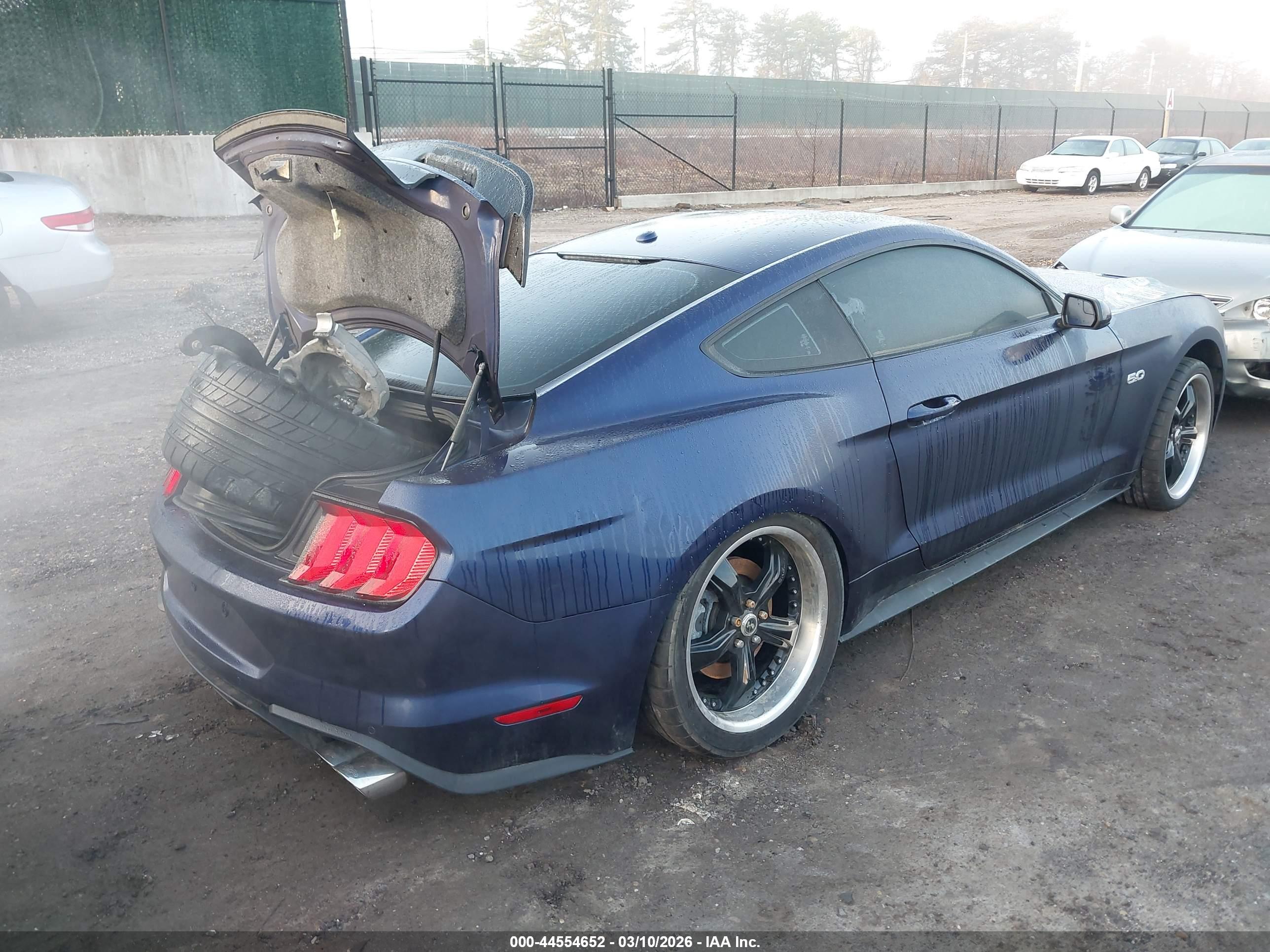 FORD MUSTANG image 4