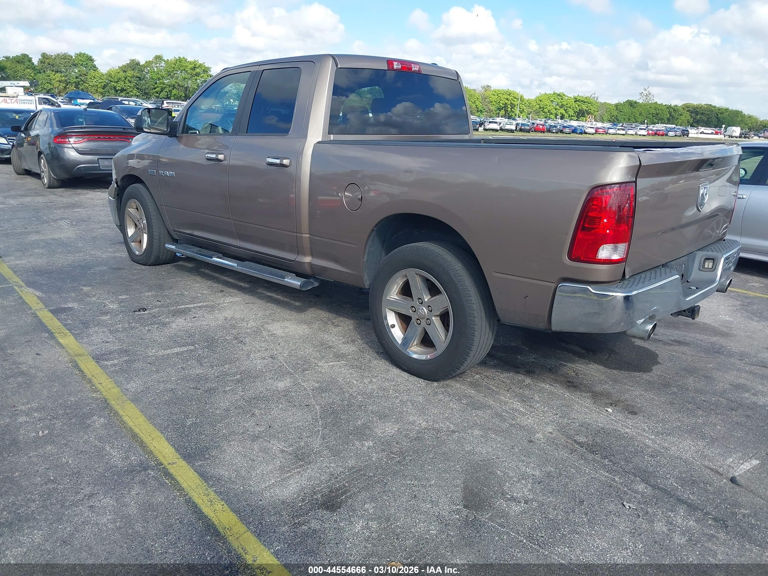 DODGE RAM image 3