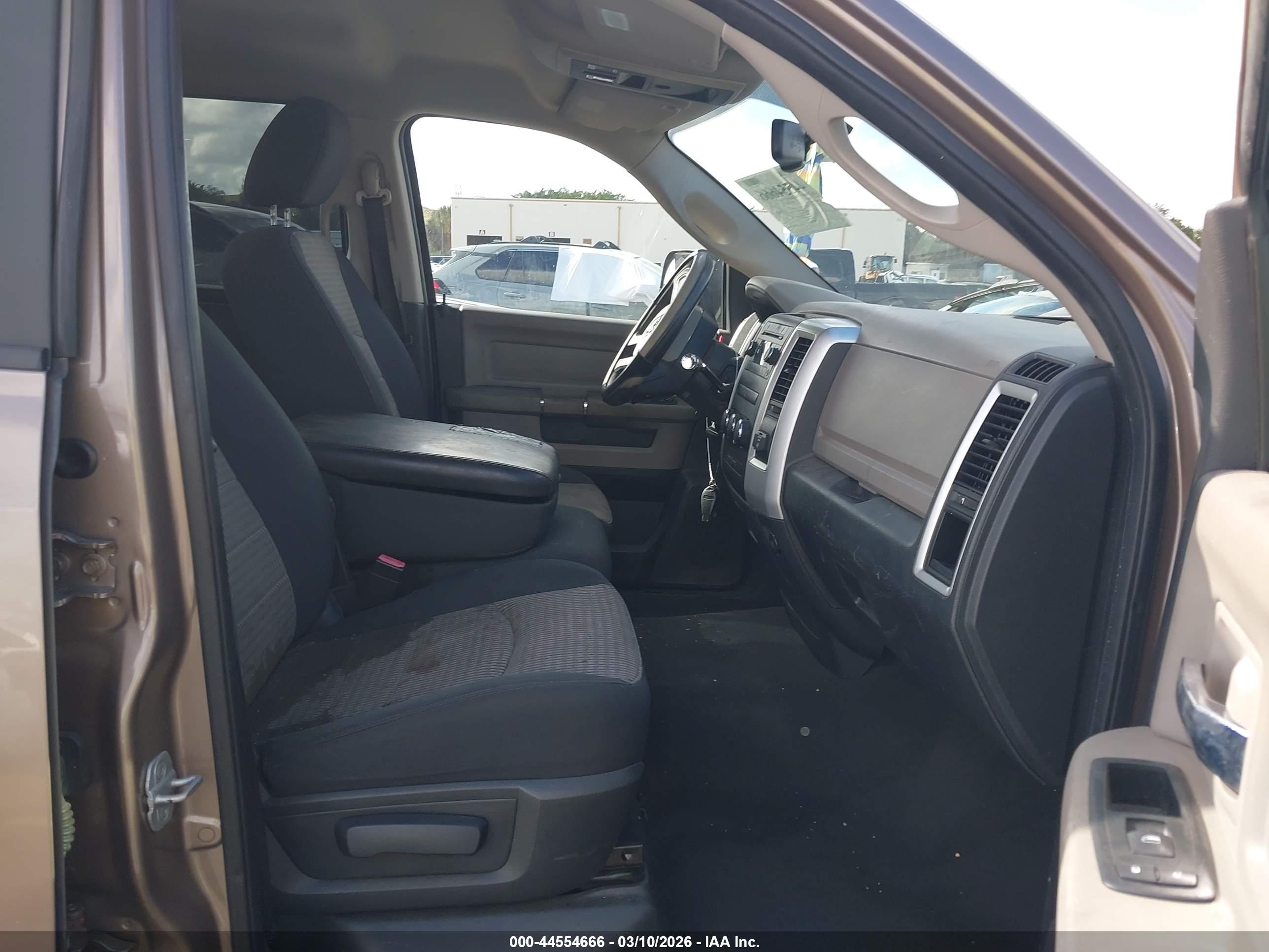 DODGE RAM image 5