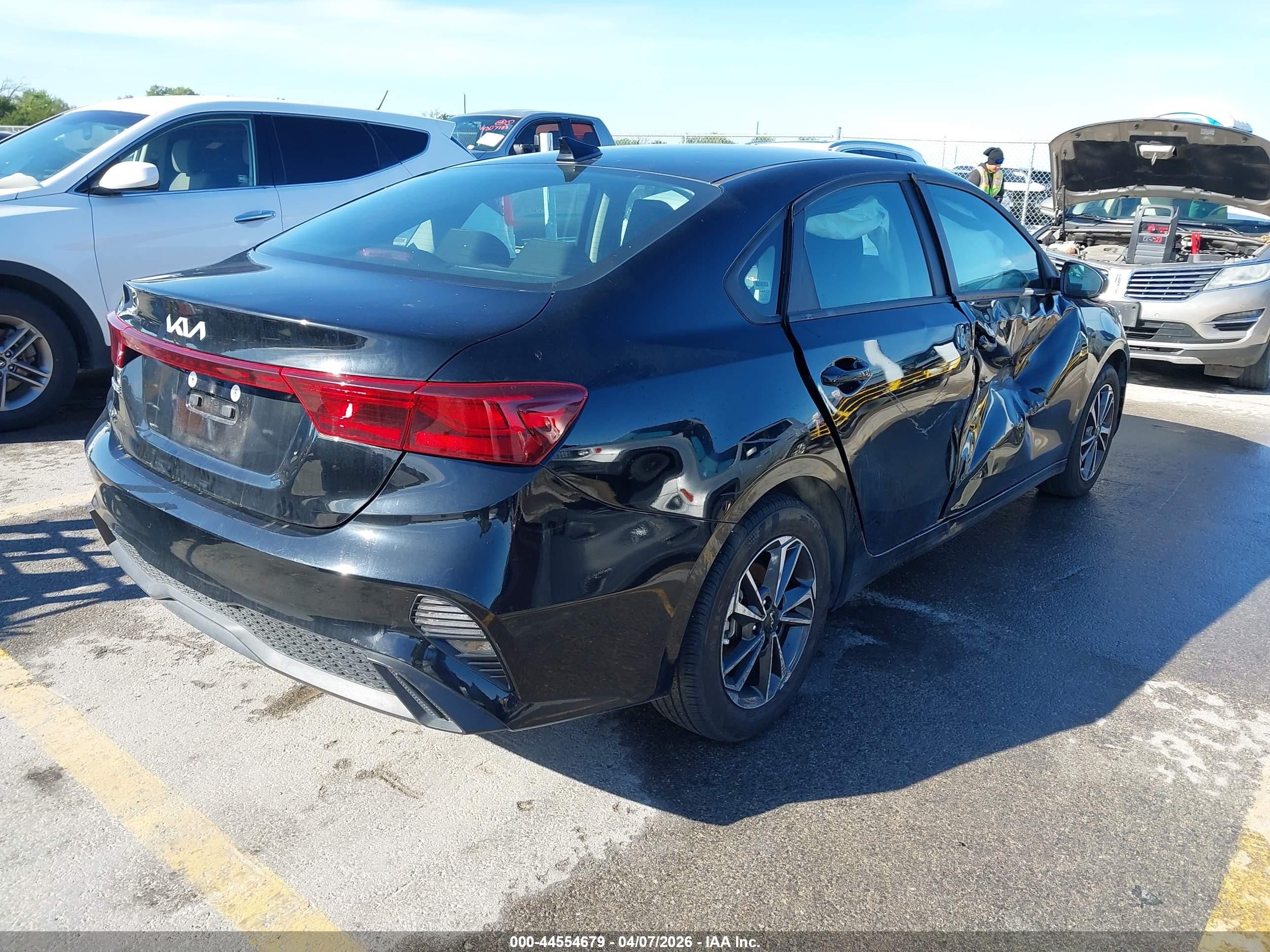 KIA FORTE image 4