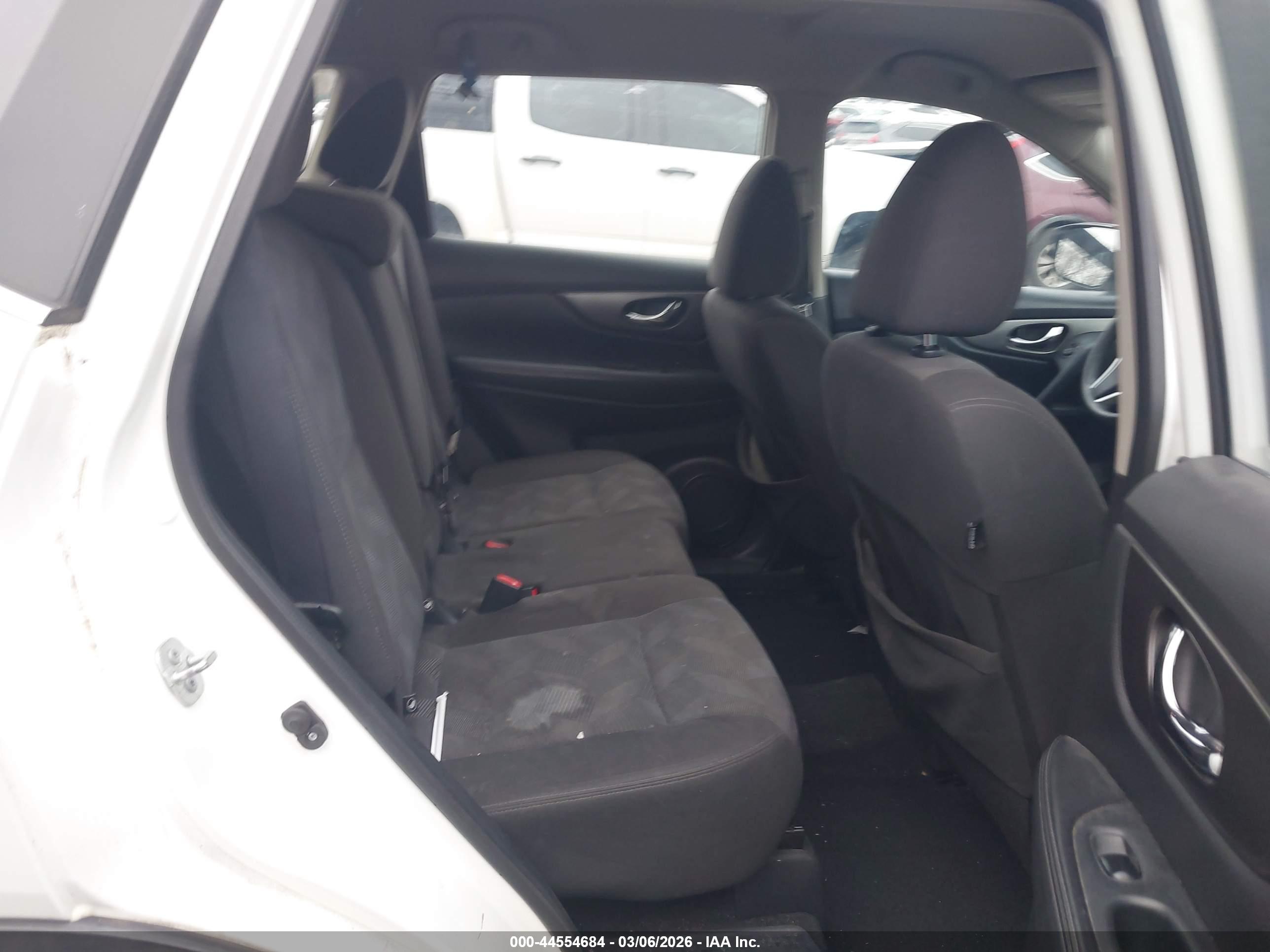 NISSAN ROGUE image 8