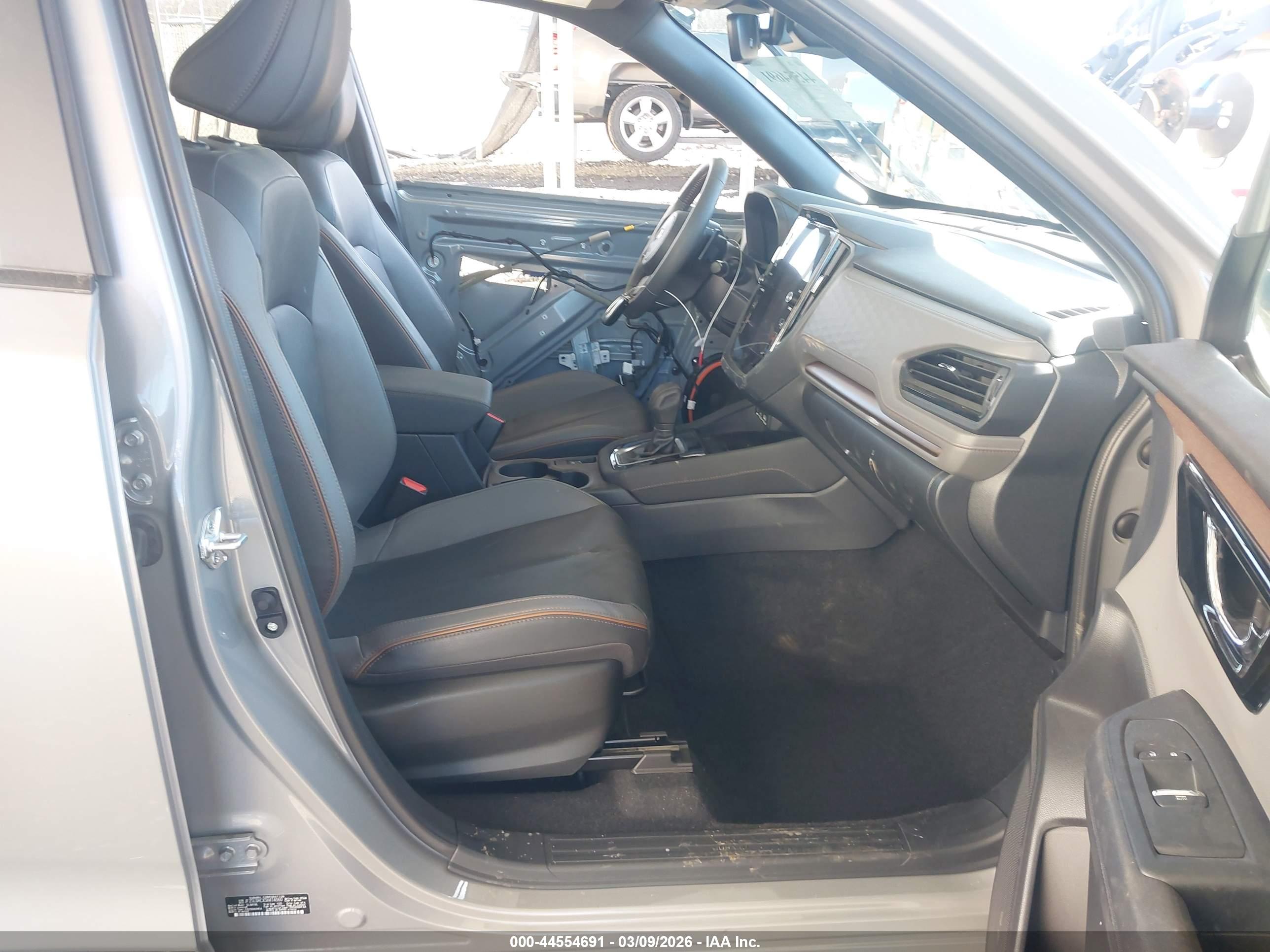 SUBARU FORESTER image 5