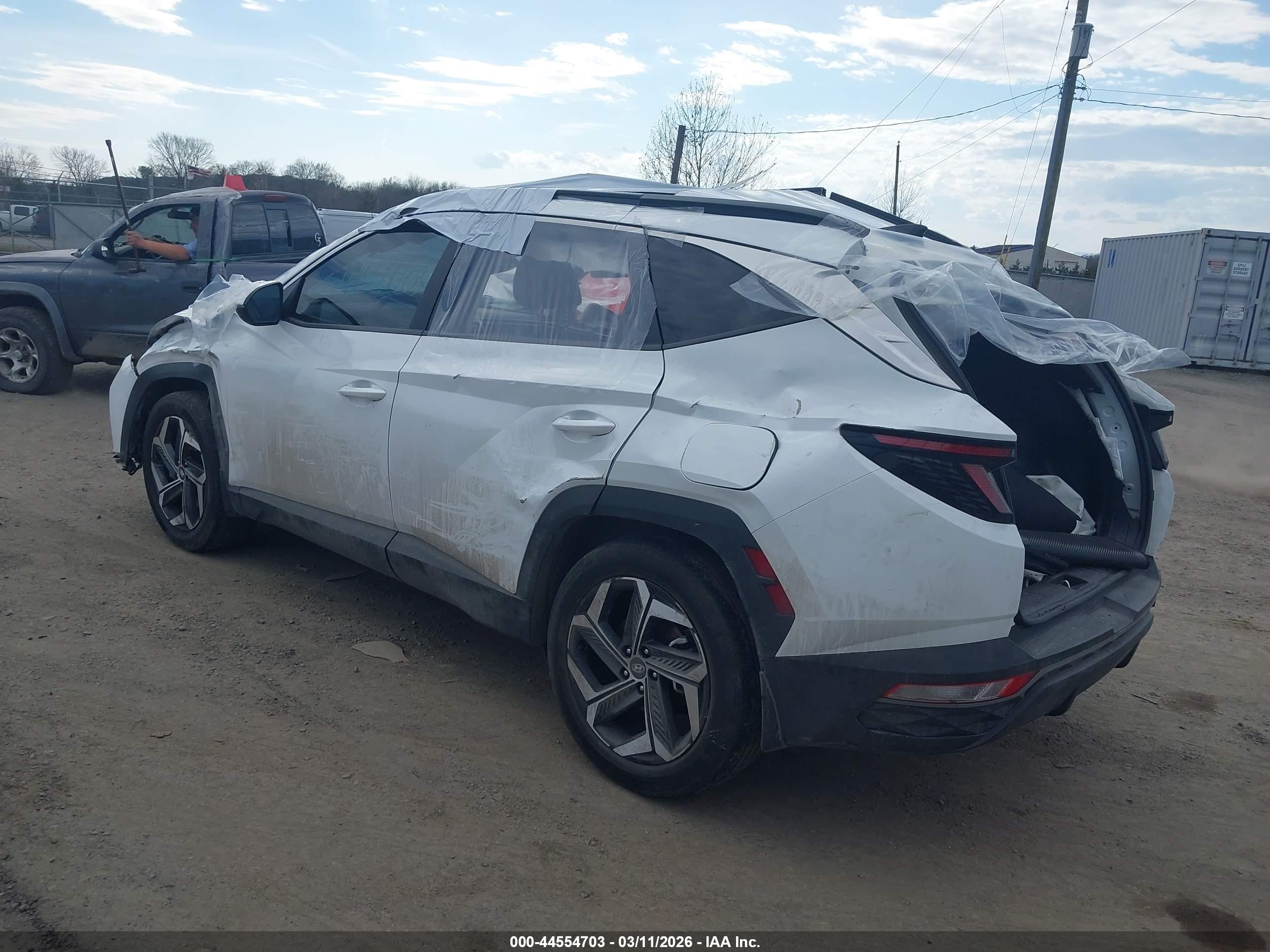 HYUNDAI TUCSON image 3