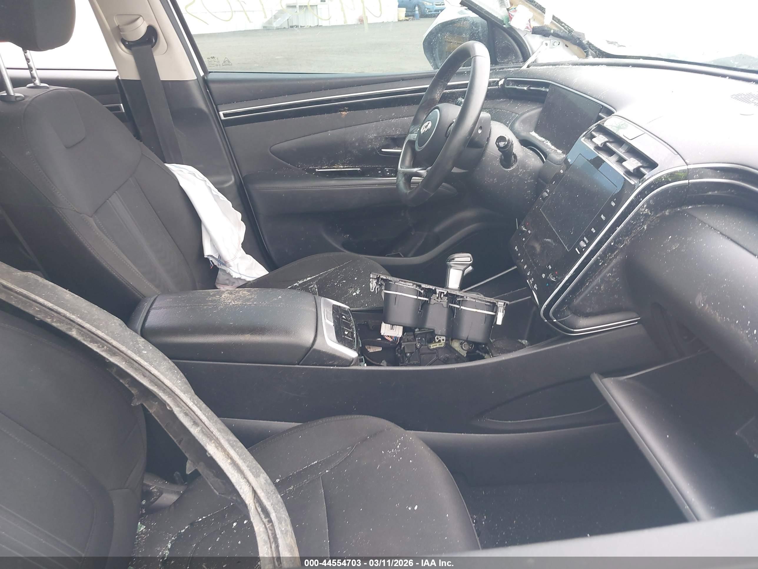 HYUNDAI TUCSON image 5