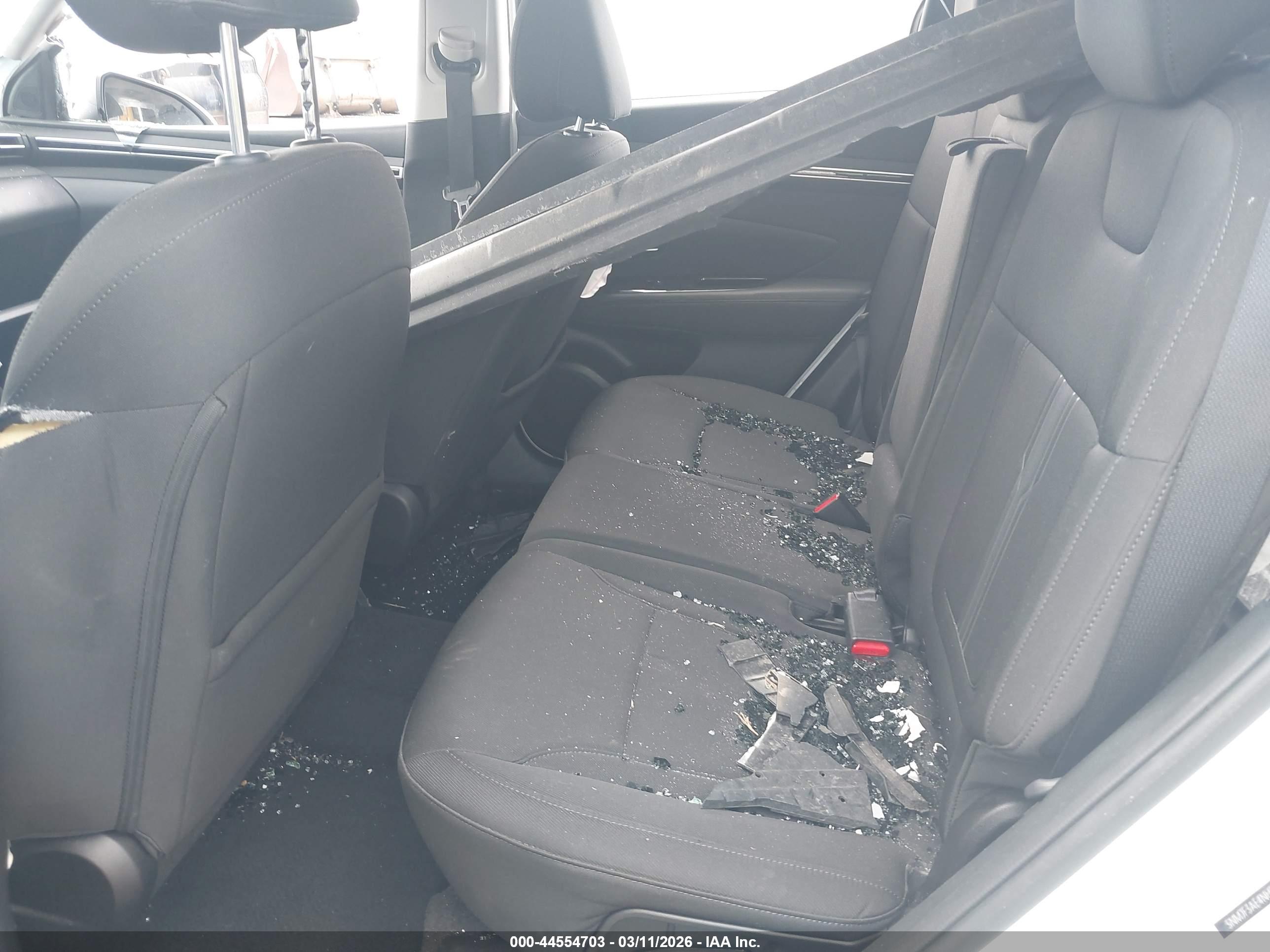 HYUNDAI TUCSON image 8