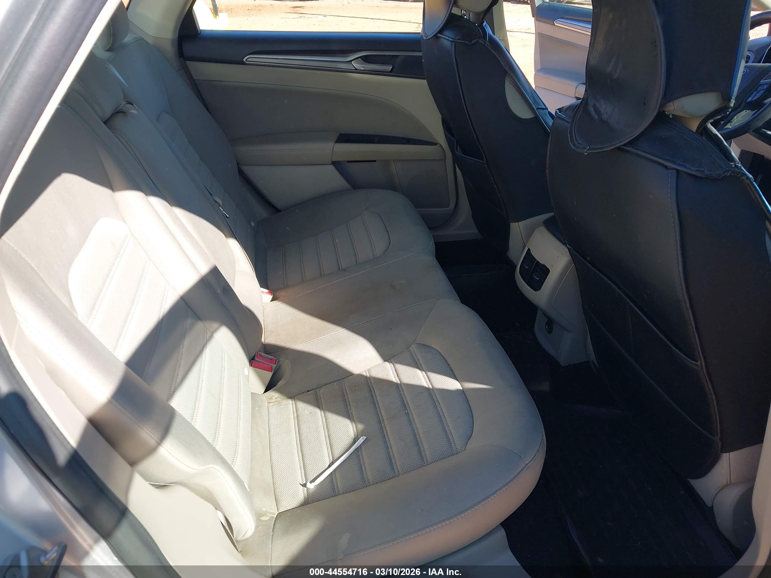 FORD FUSION image 8
