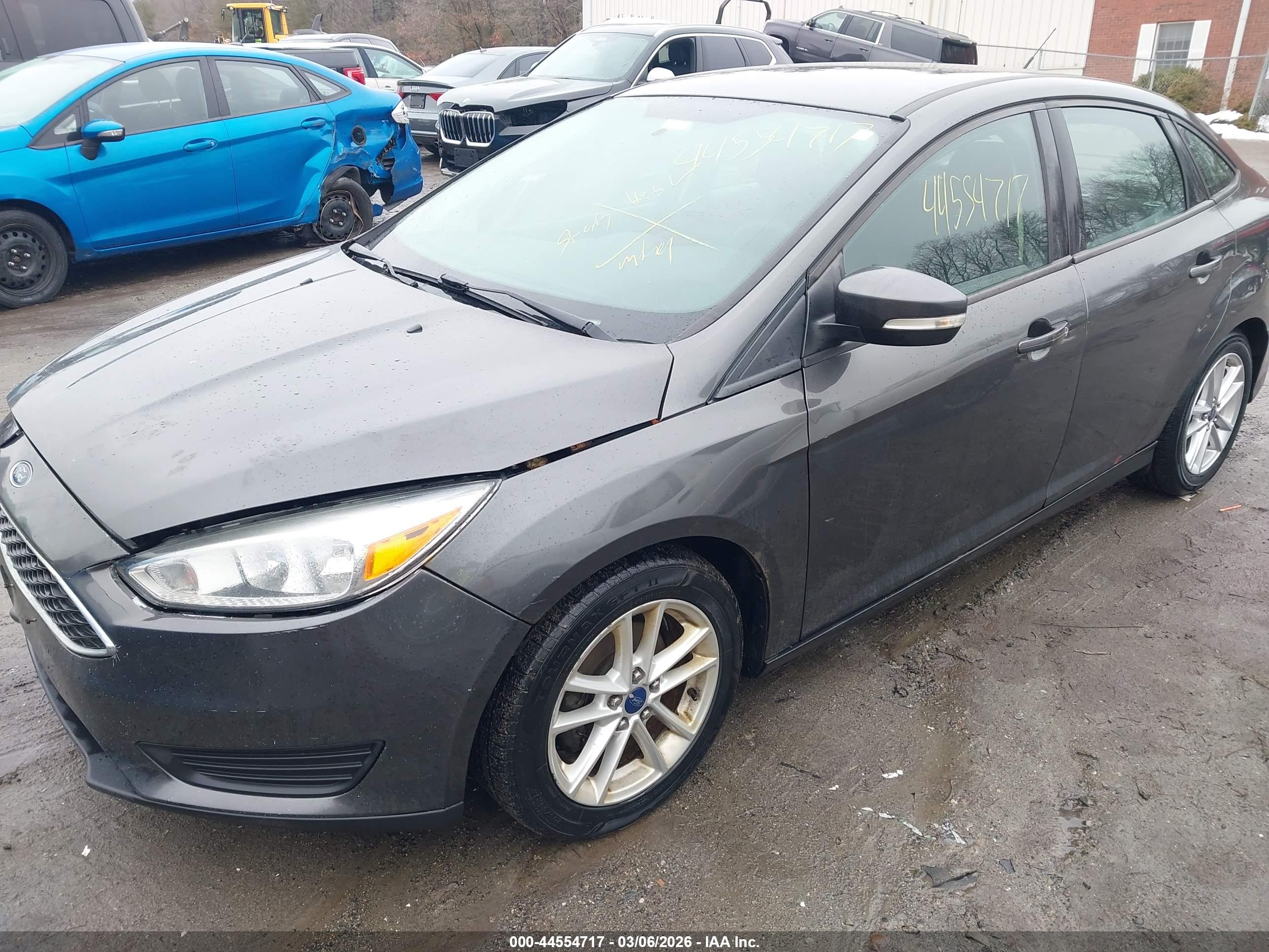 FORD FOCUS image 2