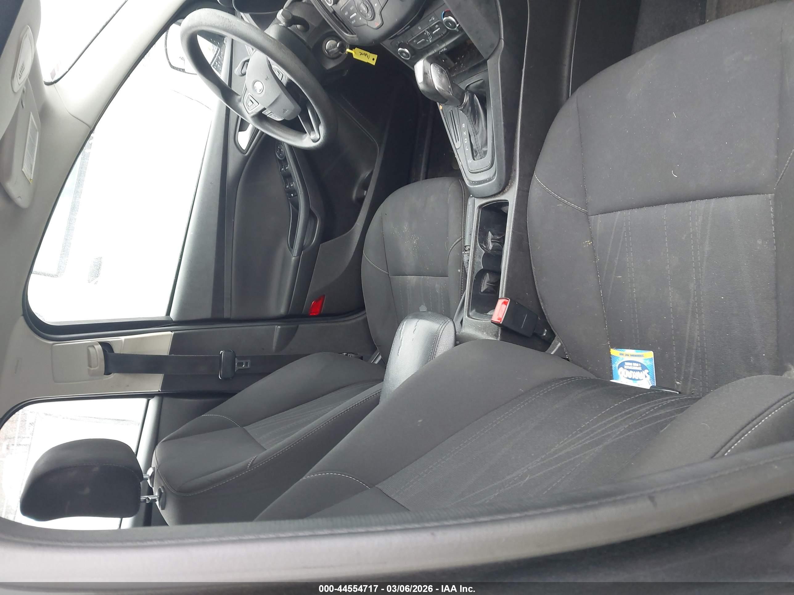 FORD FOCUS image 5