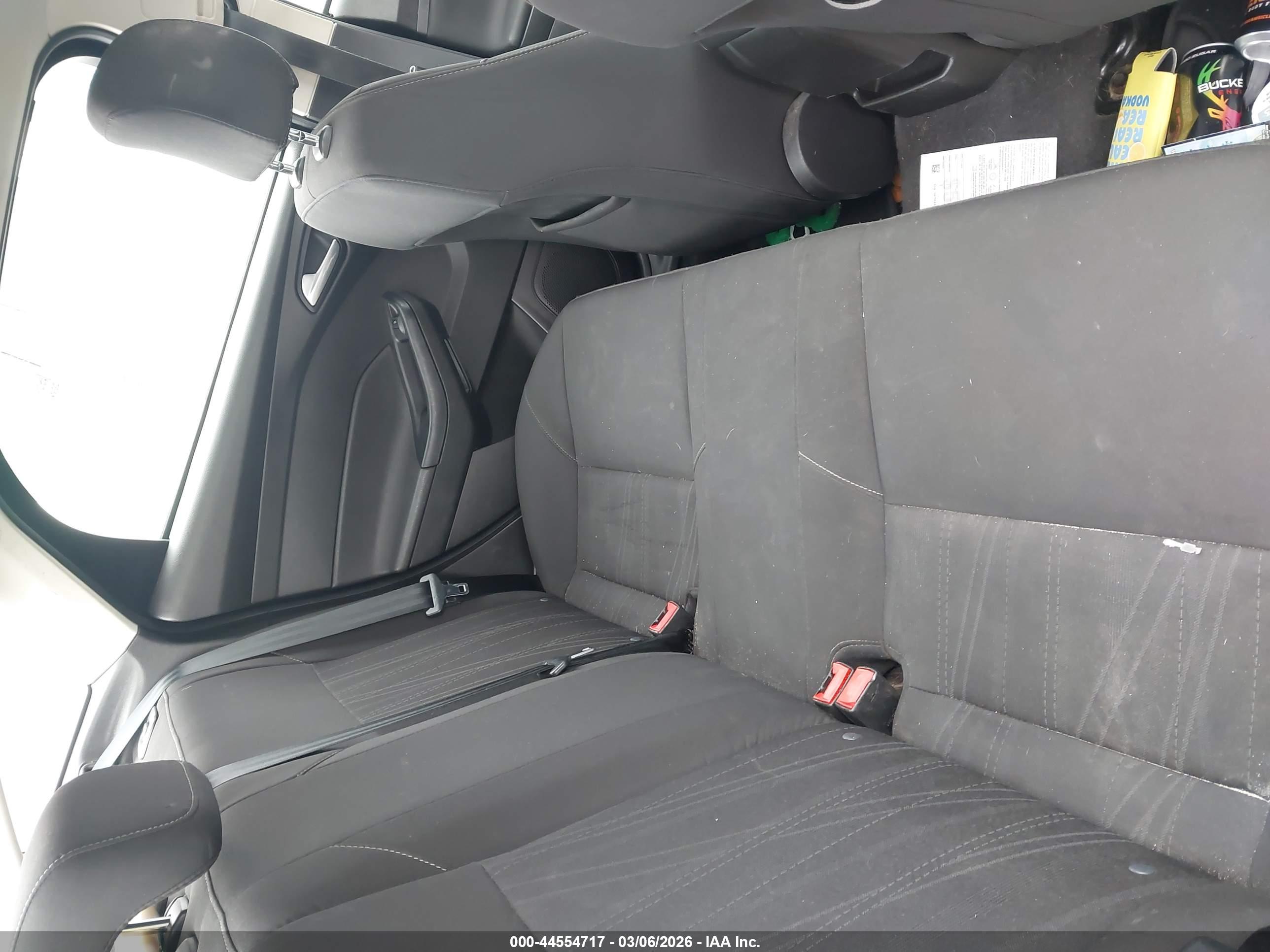FORD FOCUS image 8