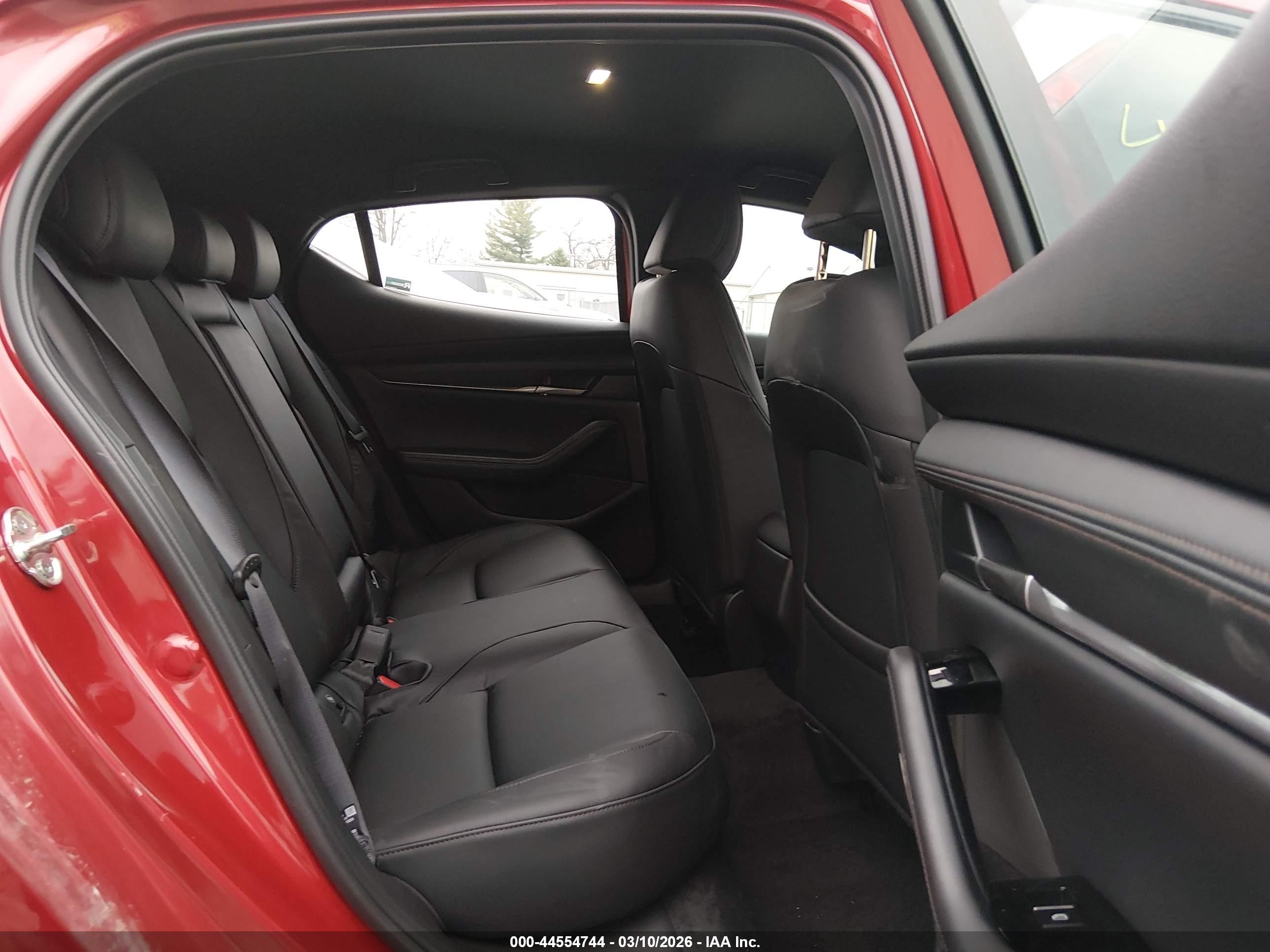 MAZDA MAZDA3 image 8