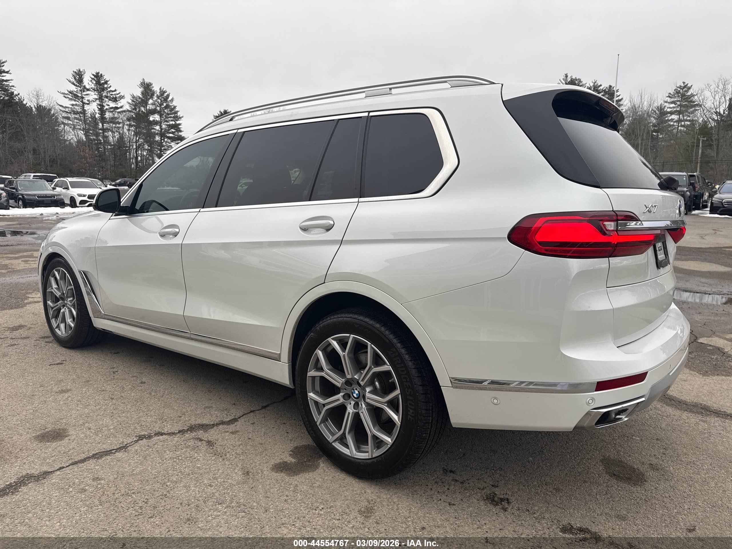 BMW X7 image 3