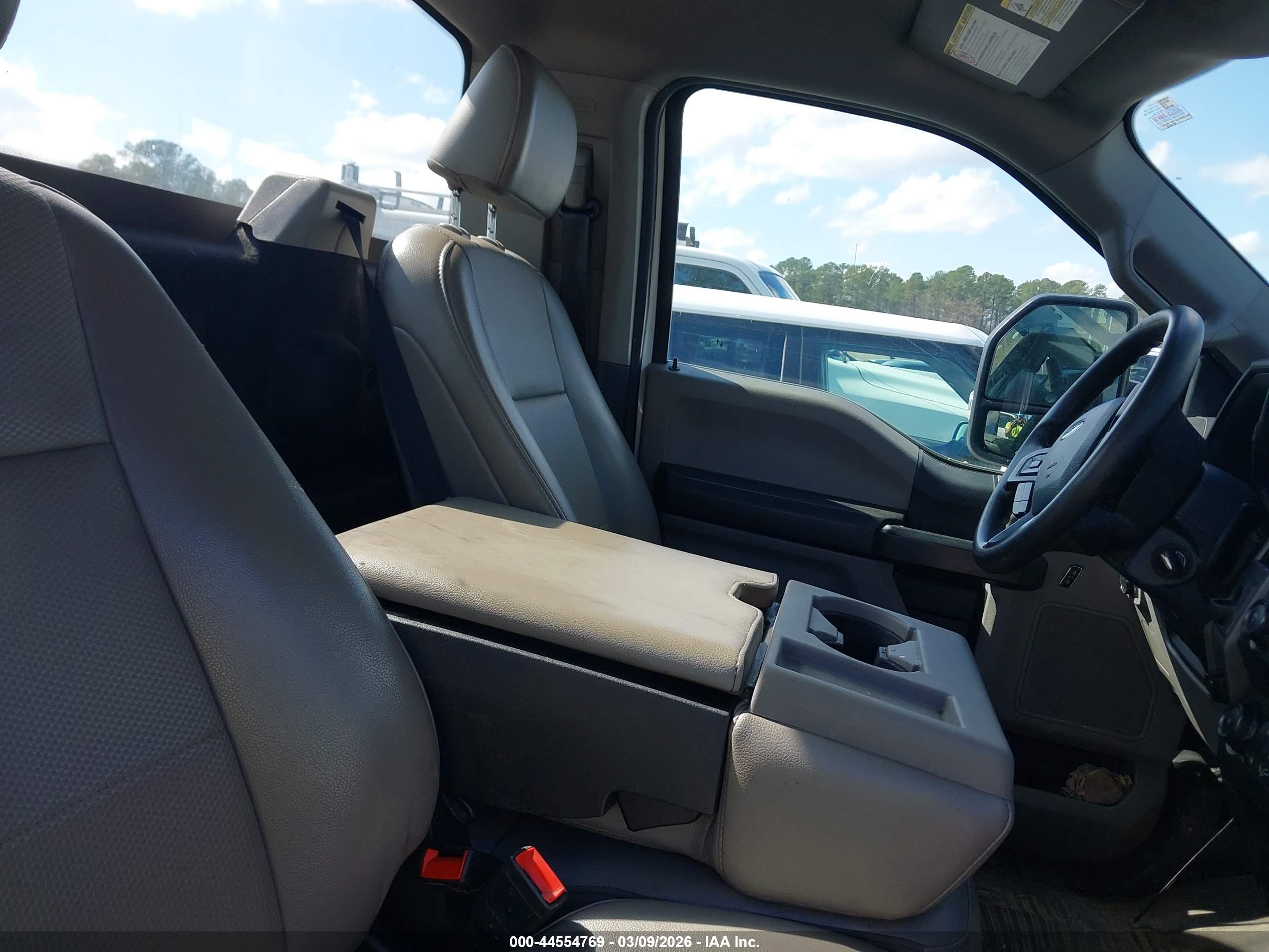 FORD F-250 image 8