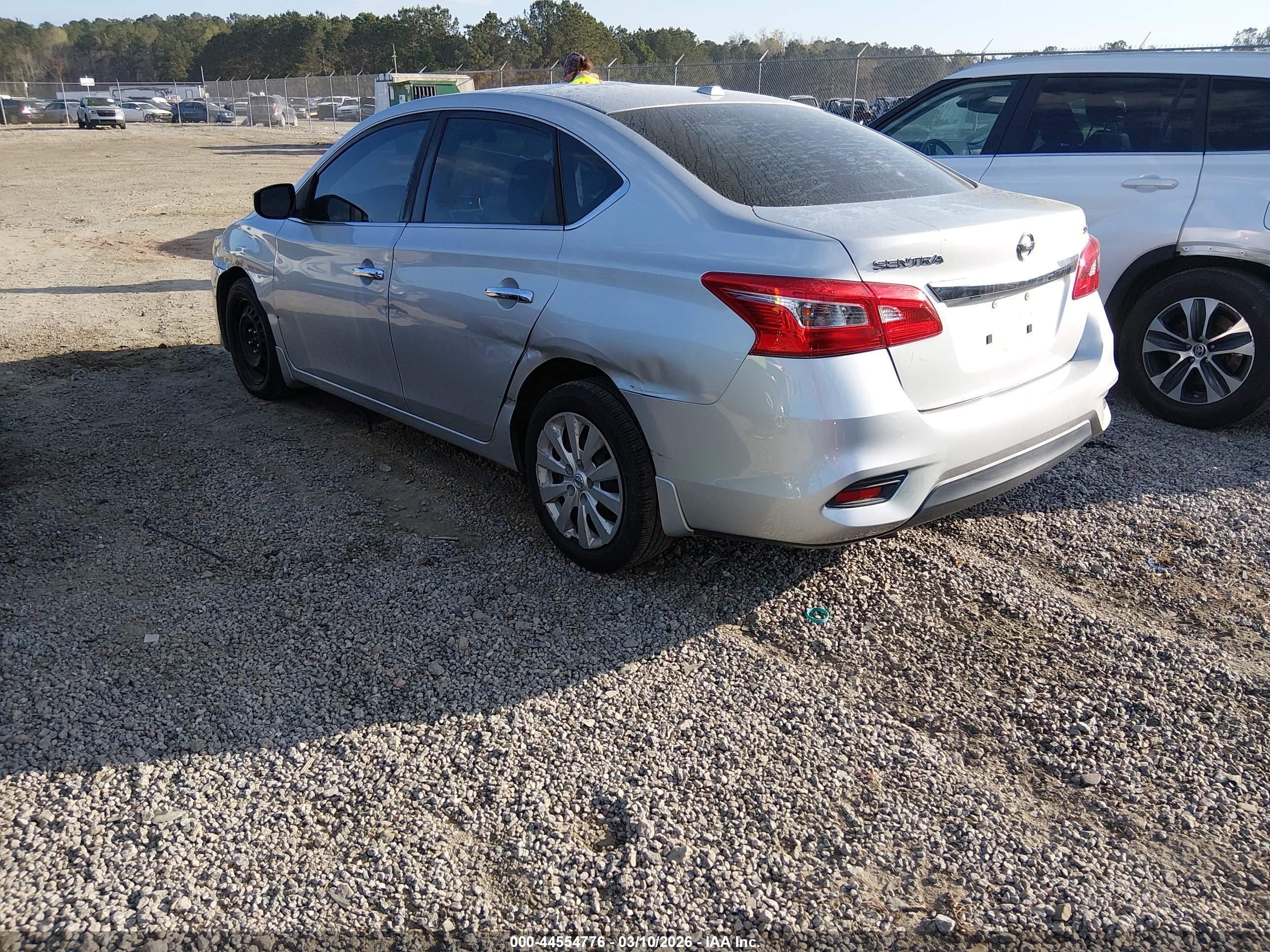NISSAN SENTRA image 3