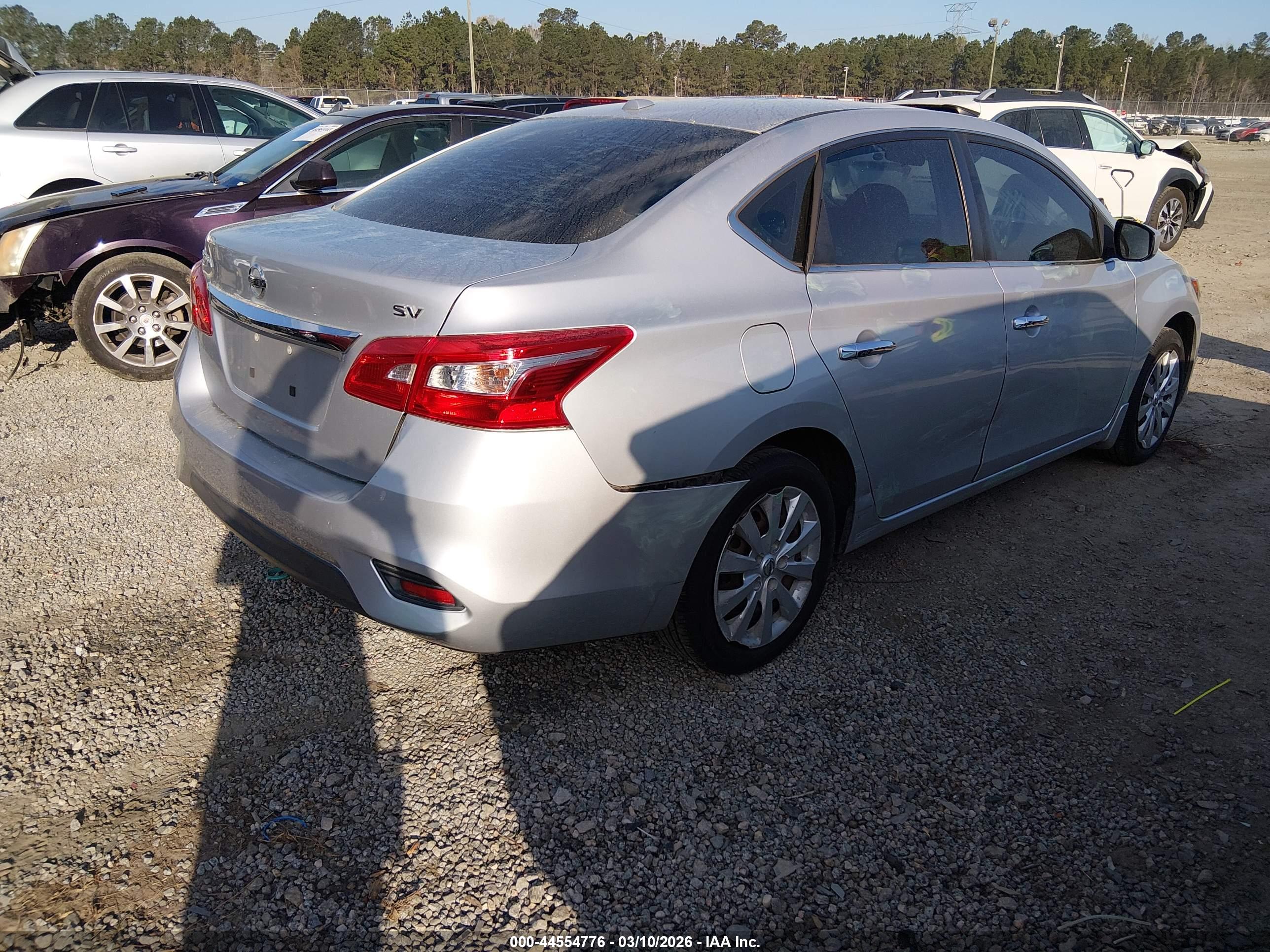 NISSAN SENTRA image 4
