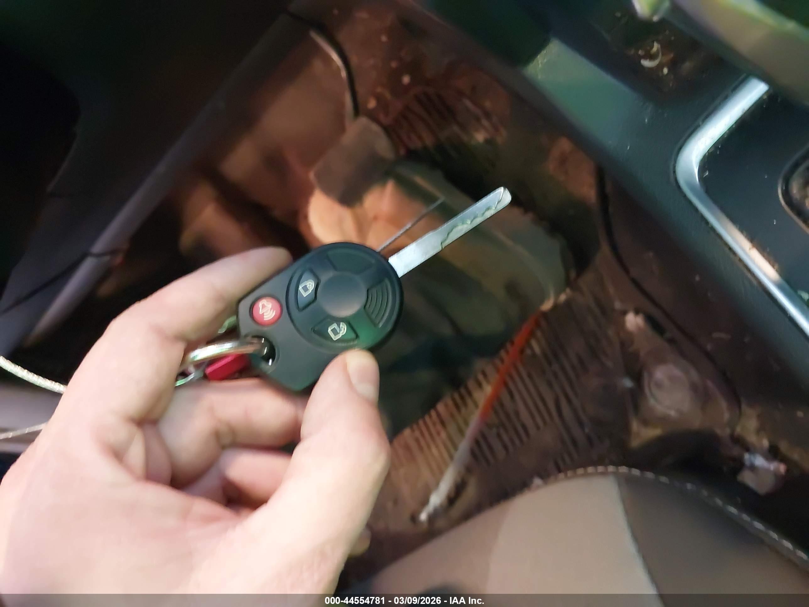 FORD ESCAPE image 11