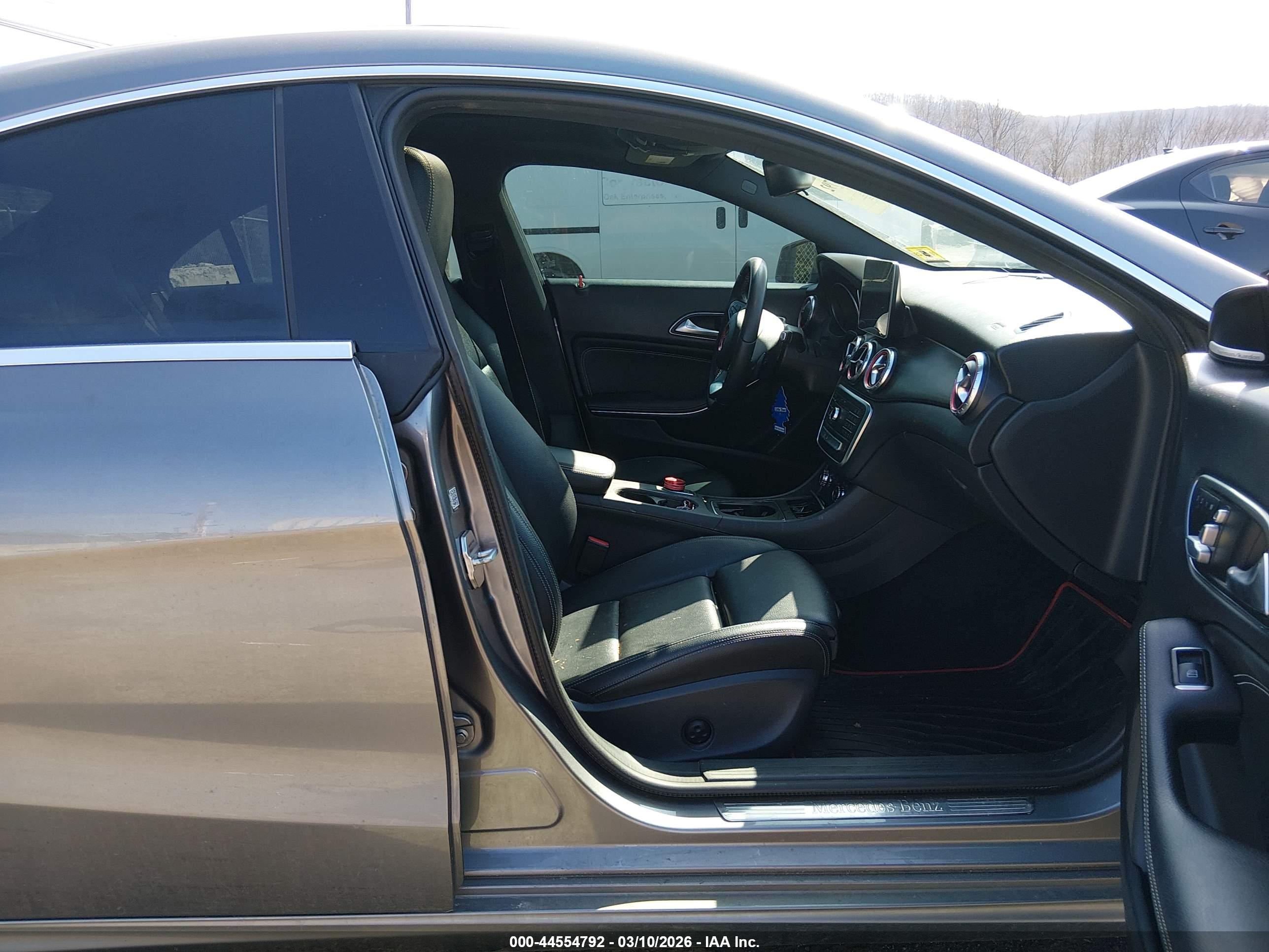 MERCEDES-BENZ CLA image 5