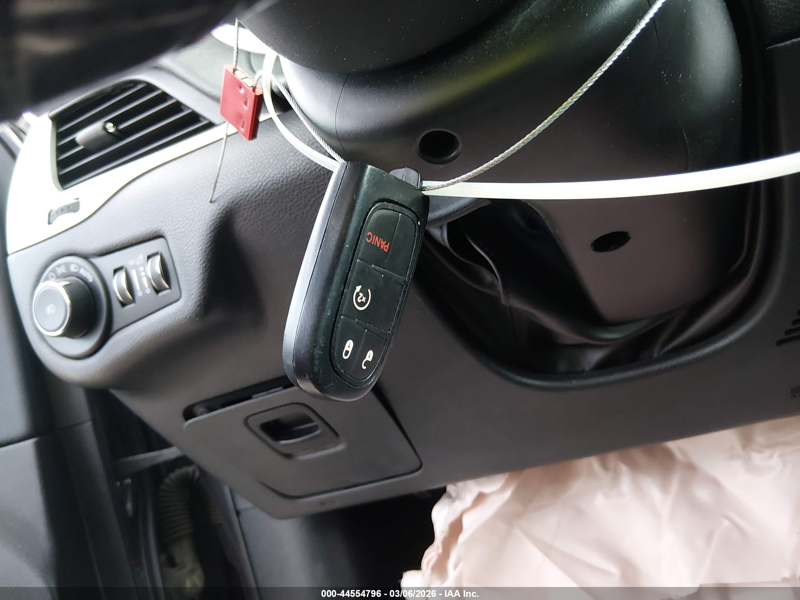 JEEP CHEROKEE image 11