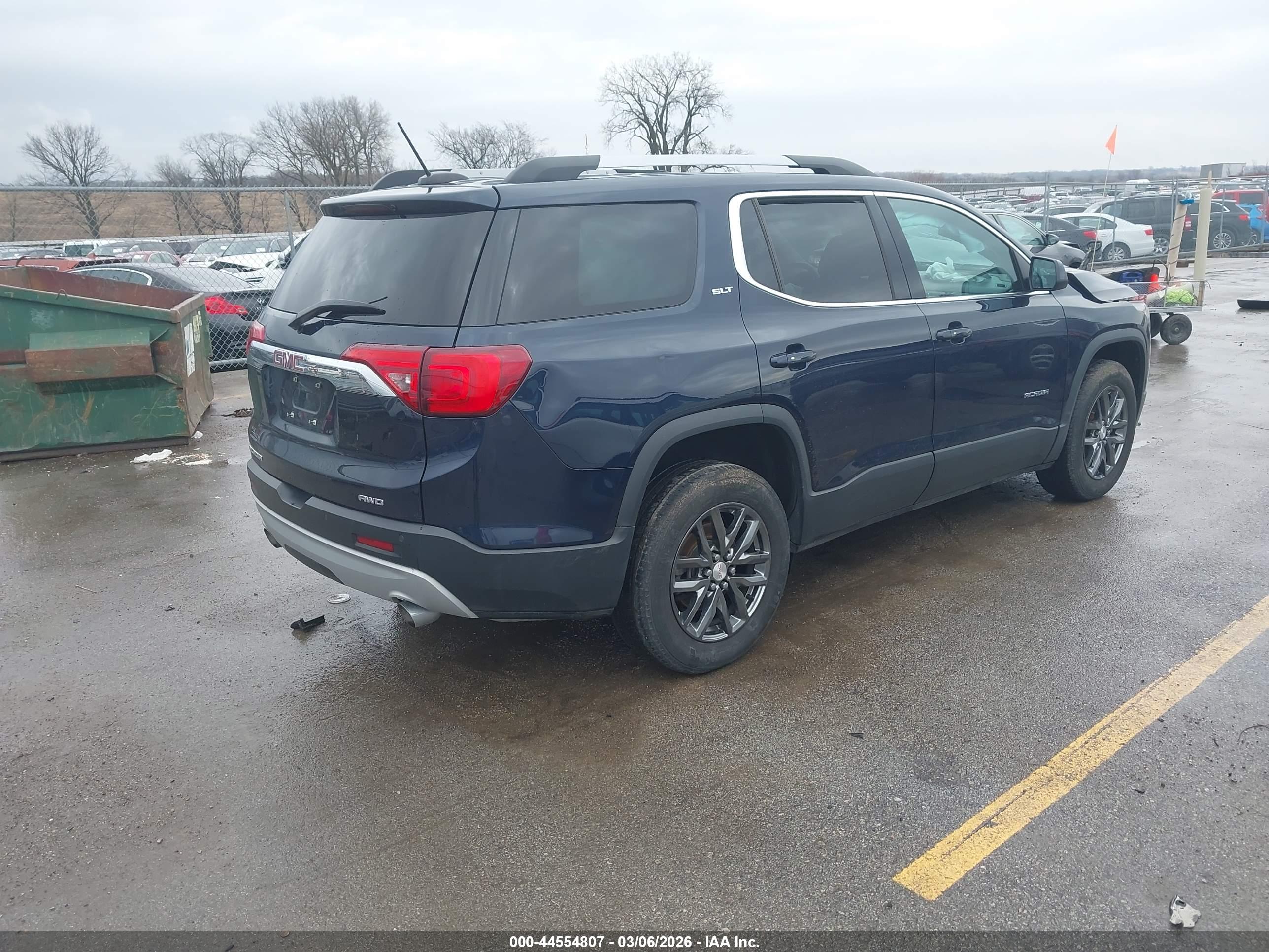 GMC ACADIA image 4