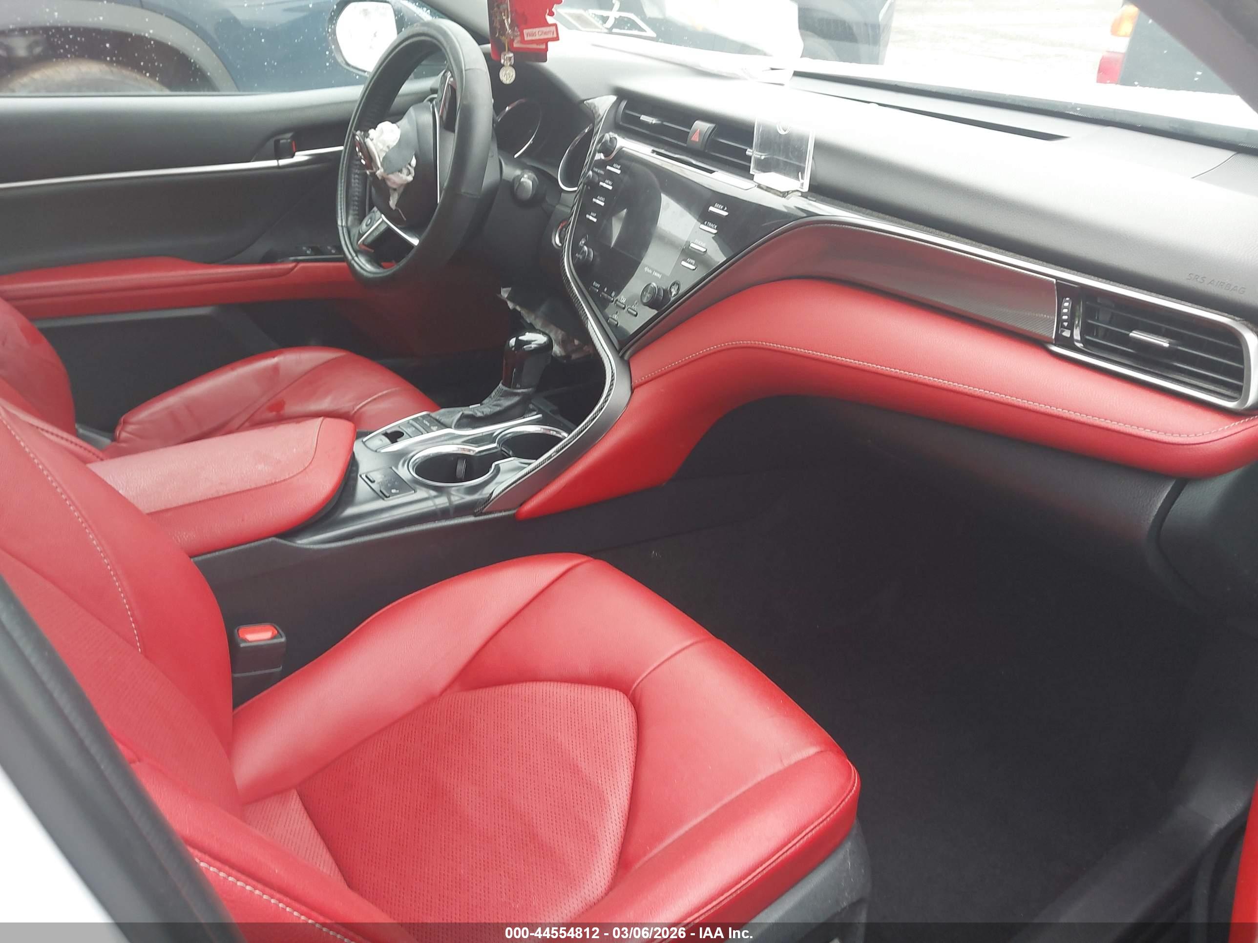 TOYOTA CAMRY image 5