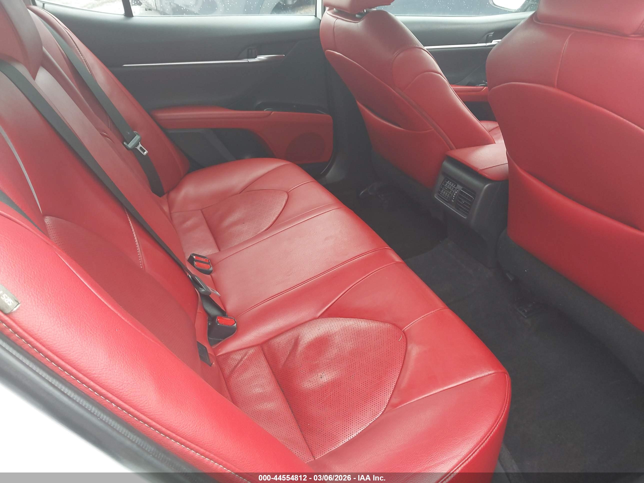 TOYOTA CAMRY image 8