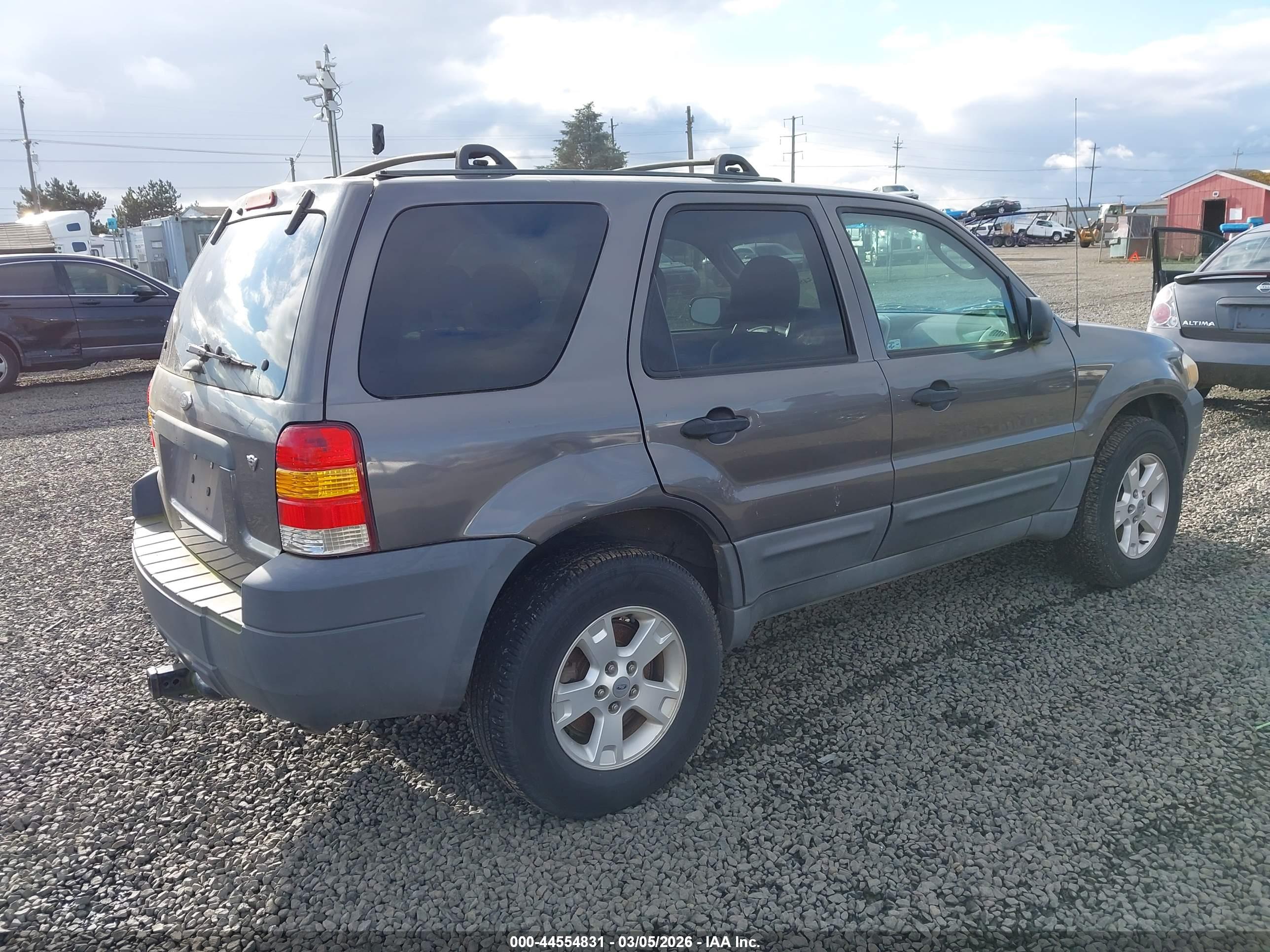 FORD ESCAPE image 4