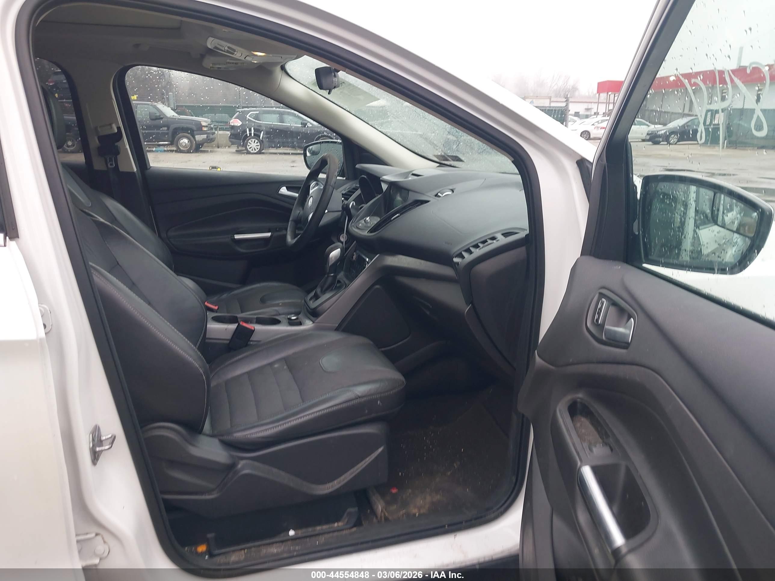 FORD ESCAPE image 5